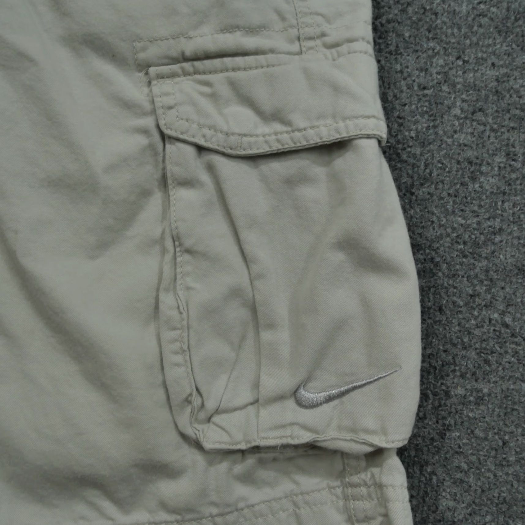 Nike VINTAGE Nike Cargo Shorts Mens 30 Beige Tan Cotton Casual Athletic Dept Shorts Mens 30 Beige Cargo Pocket Relaxed 11in Inseam Summer Men Size US 34 / EU 50 - 2 Thumbnail