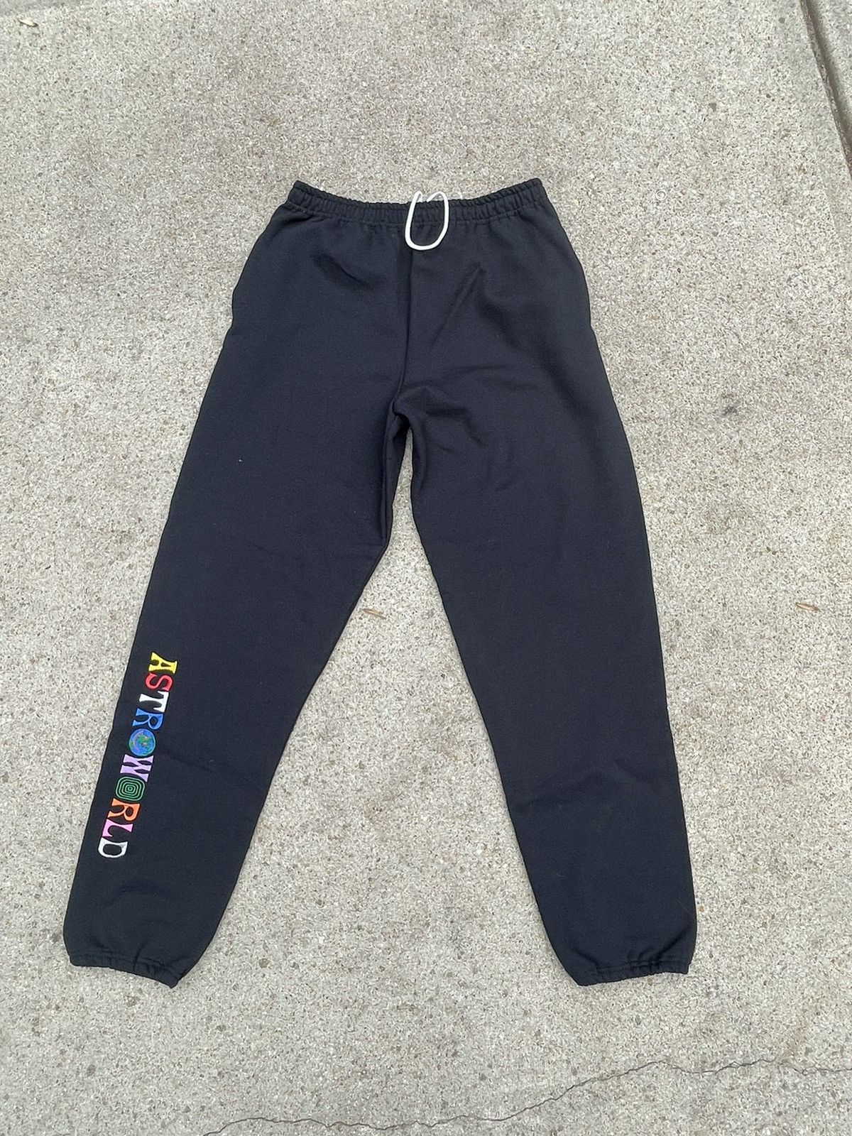 Travis Scott ASTROWORLD Tour Merch Size US 33 - 1 Thumbnail