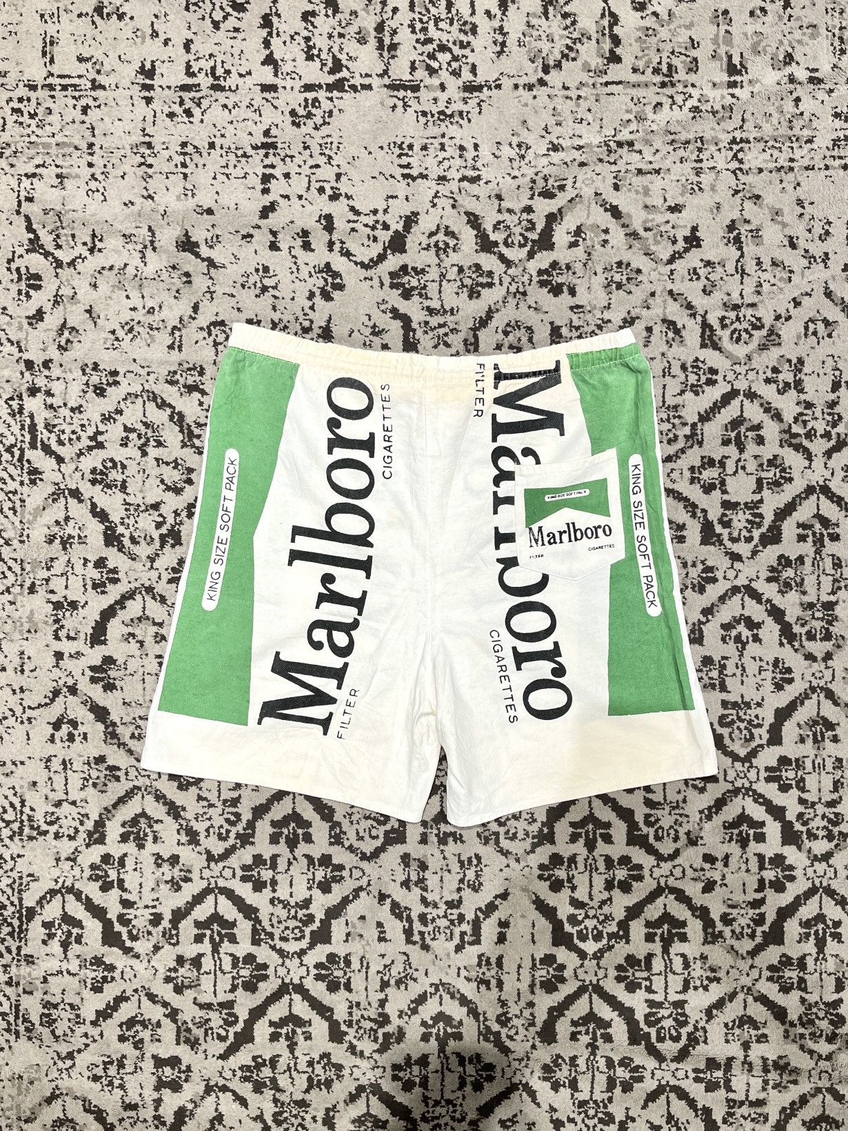 Marlboro 90’s Marlboro Classic Logo Cotton Shorts Size US 34 / EU 50 - 2 Thumbnail