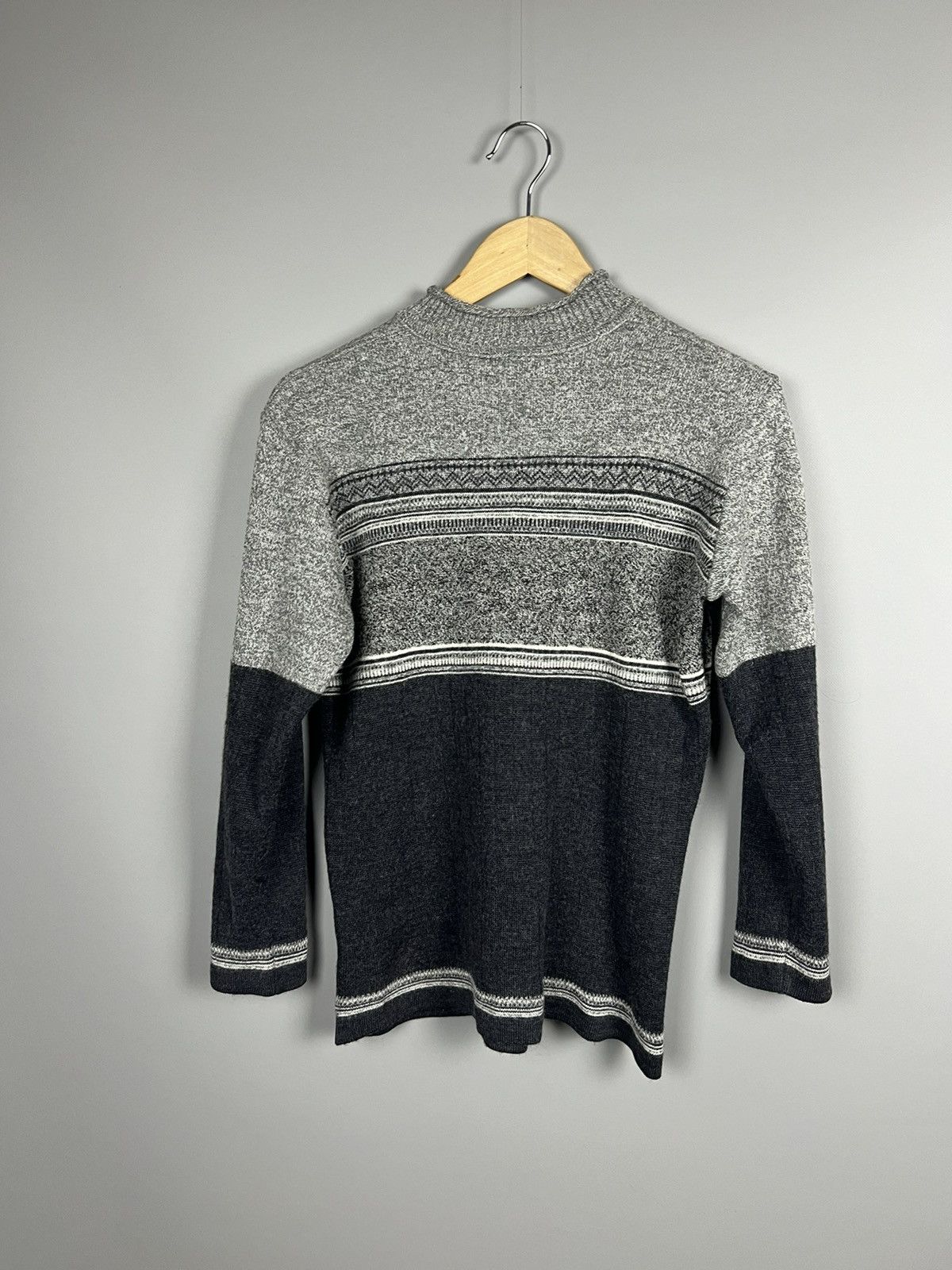 Lacoste Vintage Lacoste Wool Knit Crewneck Crop Sweater Size S / US 4 / IT 40 - 5 Thumbnail