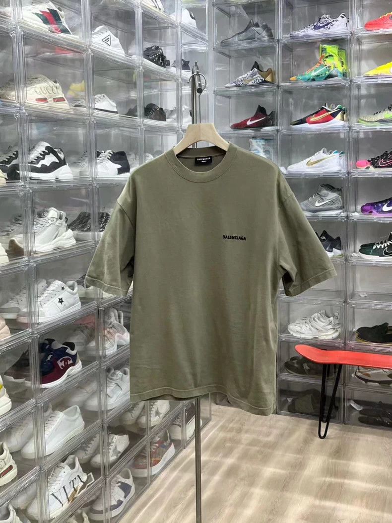 Balenciaga Balenciaga Grayish Green Short Sleeve Tee - dmc Size US M / EU 48-50 / 2 - 1 Thumbnail