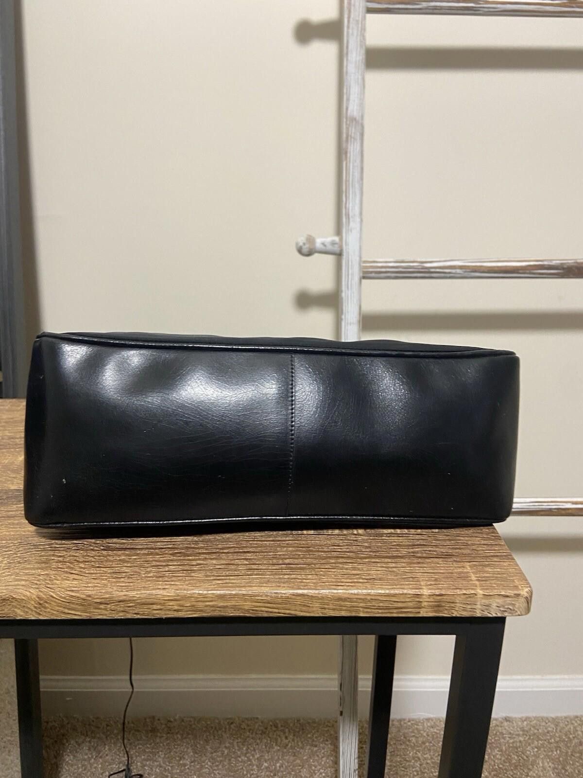 Prada Vintage Prada black nylon leather shoulder bag scuffed/solid Size ONE SIZE - 4 Thumbnail