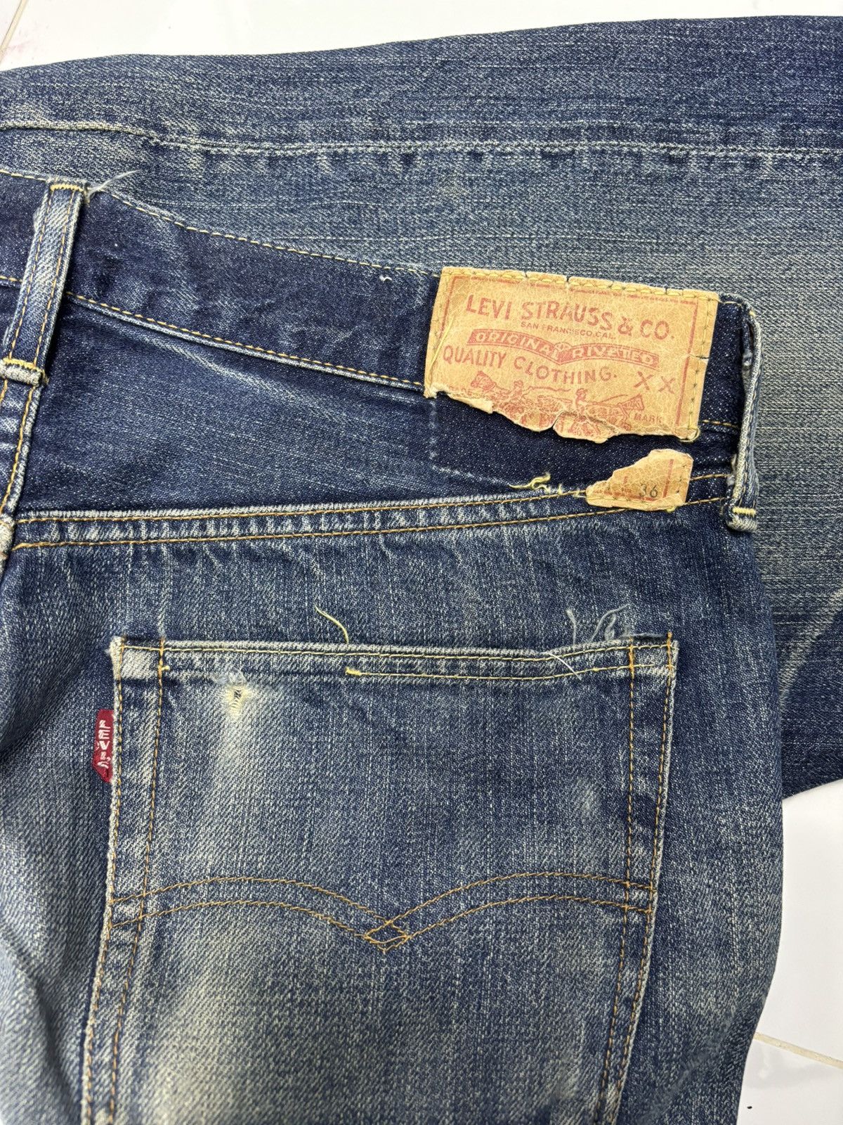 Levi's 🔥VTG 501 BIG E SELVEDGE DISTRESSED DENIM JEANS Size US 32 / EU 48 - 13 Thumbnail