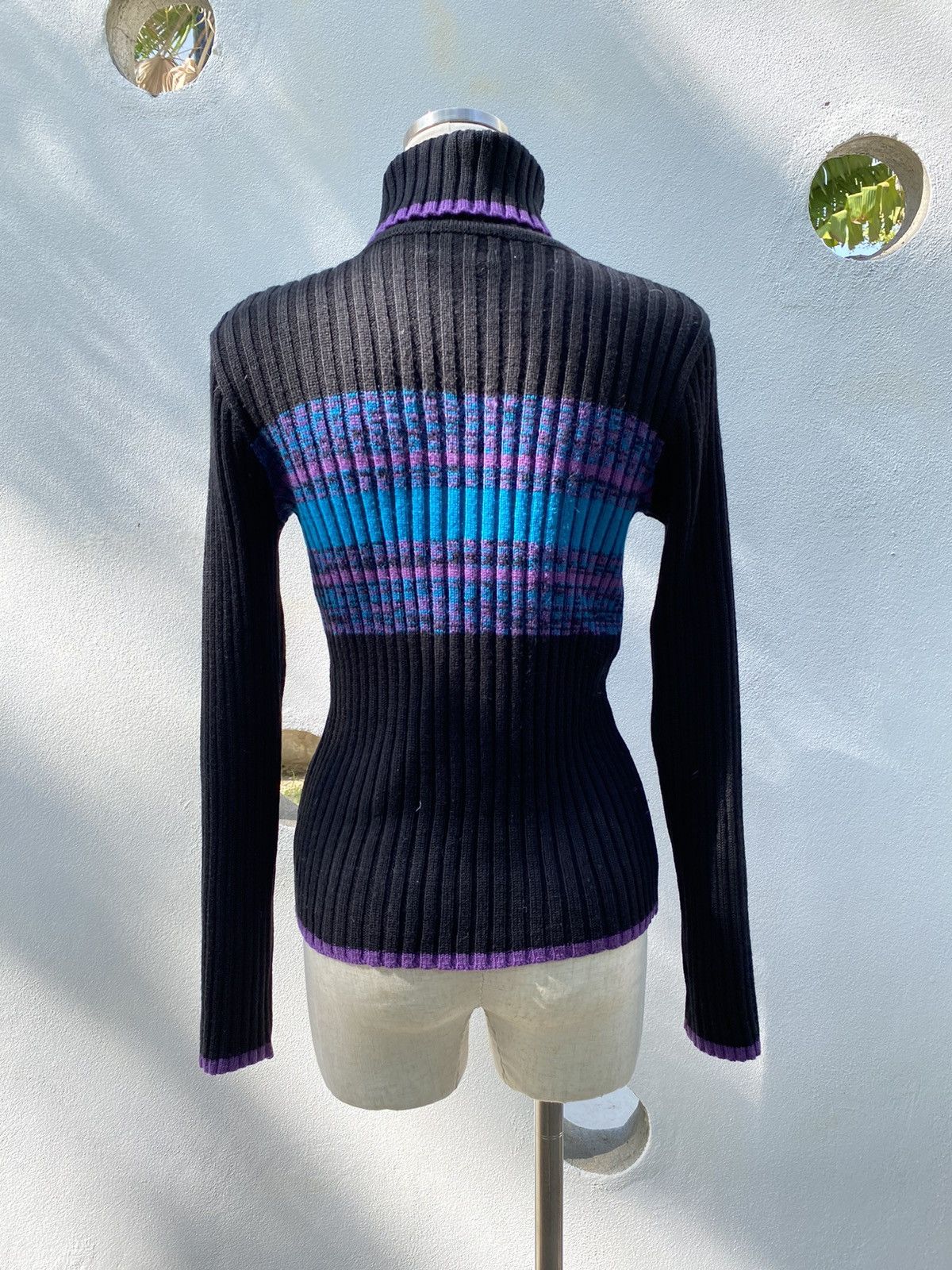 Morgan Homme MORGAN Black Ribbed Turtleneck with Purple-Blue Stripes Size M / US 6-8 / IT 42-44 - 2 Thumbnail