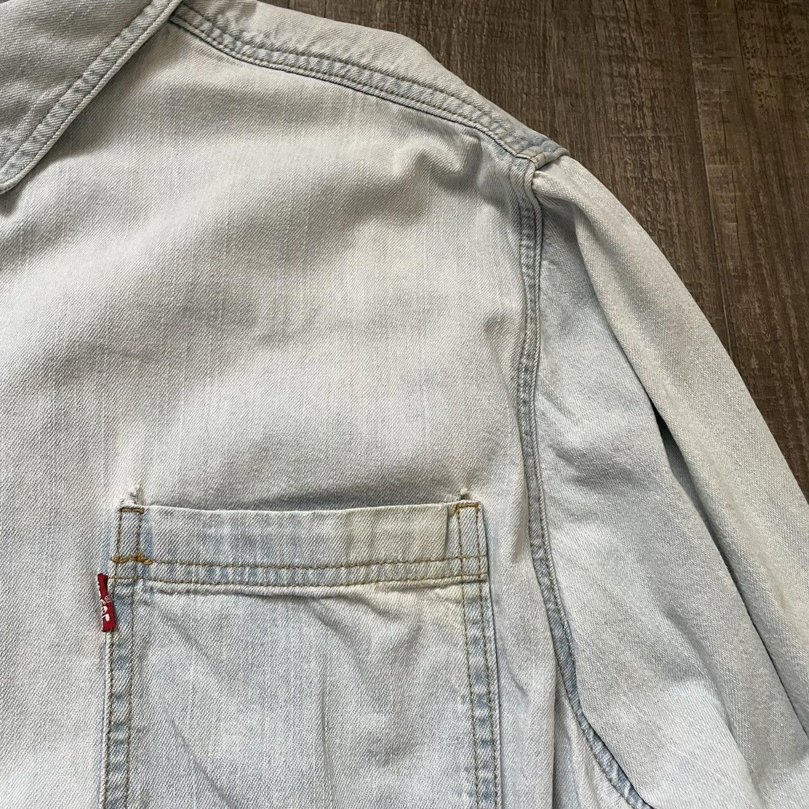 Levi's LEVIS • Classic 2 Pocket L/S Button Up Shirt "Denim" (XL) Size US XL / EU 56 / 4 - 6 Thumbnail