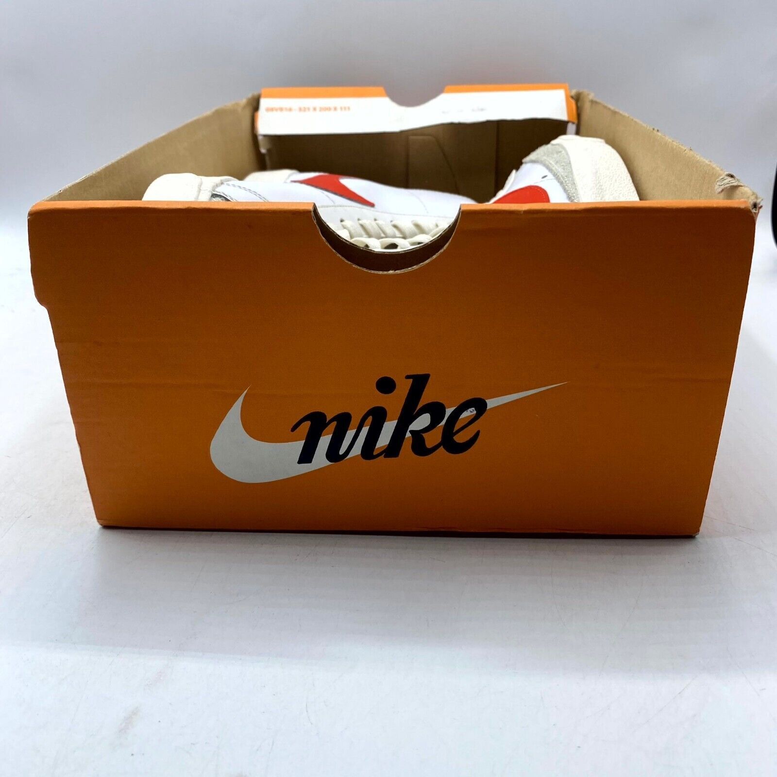 Nike NEW Nike Blazer Mid '77 VNTG Sneaker White Red BQ6806-600 Size US 8 / EU 41 - 11 Thumbnail