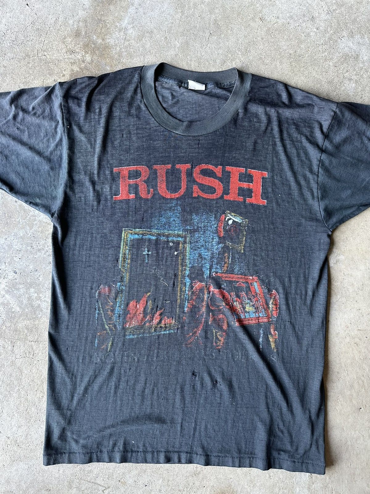 Band Tees *RARE* Vintage 1981 Rush “Moving Pictures” World Tour Tee Size US M / EU 48-50 / 2 - 2 Thumbnail