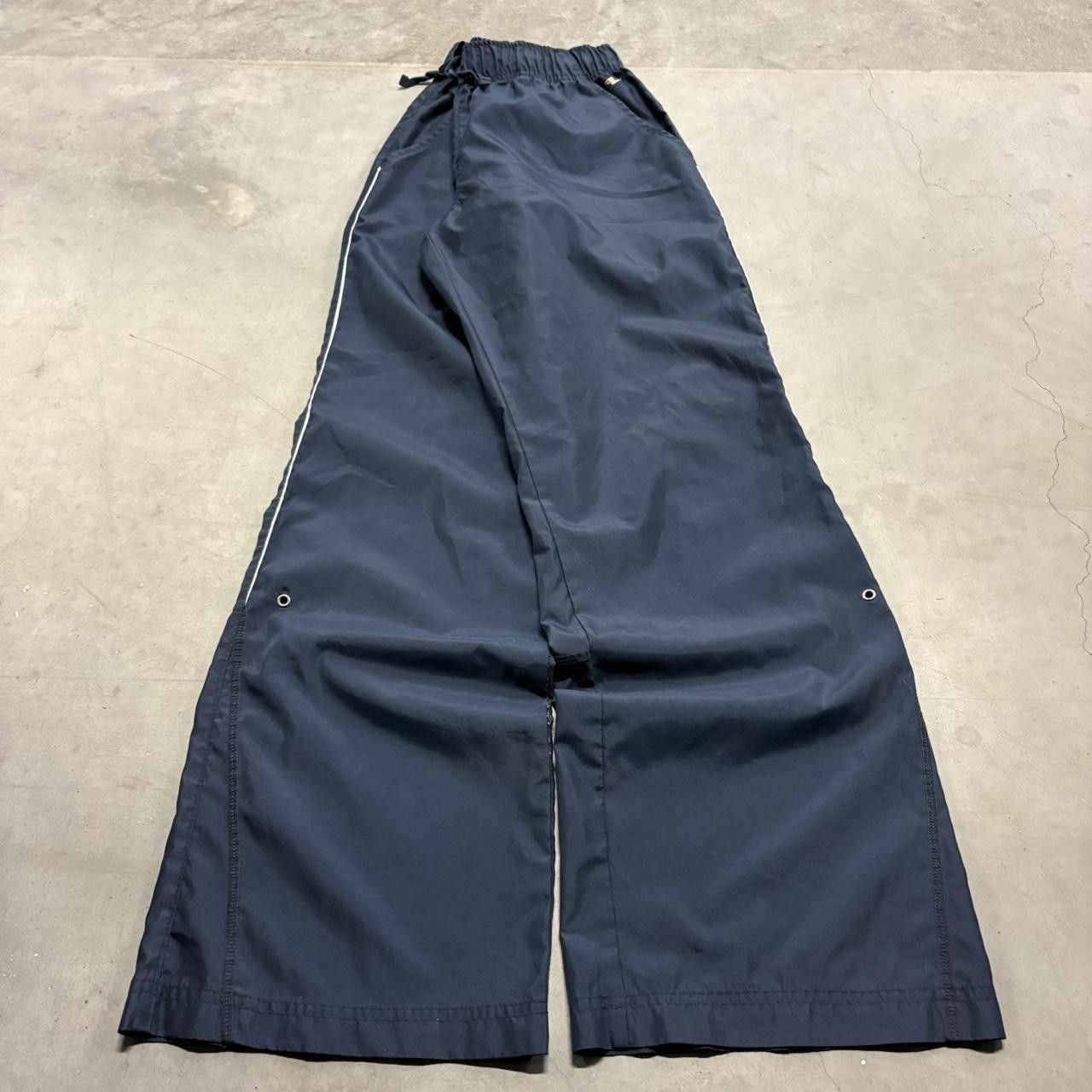 Vintage Crazy Vintage Y2K/2000s Baggy Wideleg Navy Blue Trackpants! Size US 30 / EU 46 - 1 Thumbnail