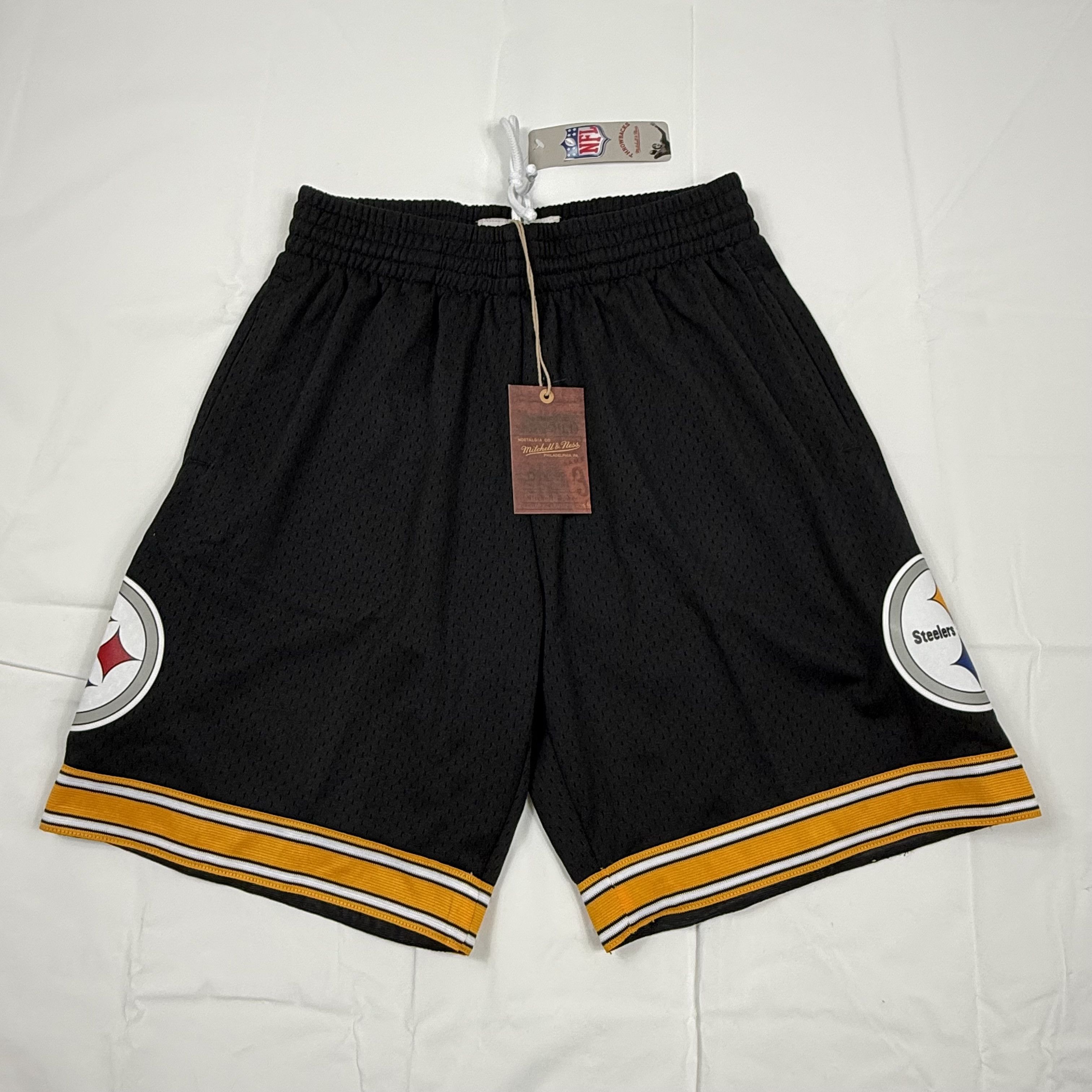 Mitchell & Ness Mitchell & Ness Pittsburgh Steelers NFL Mesh Shorts Size US 32 / EU 48 - 1 Thumbnail
