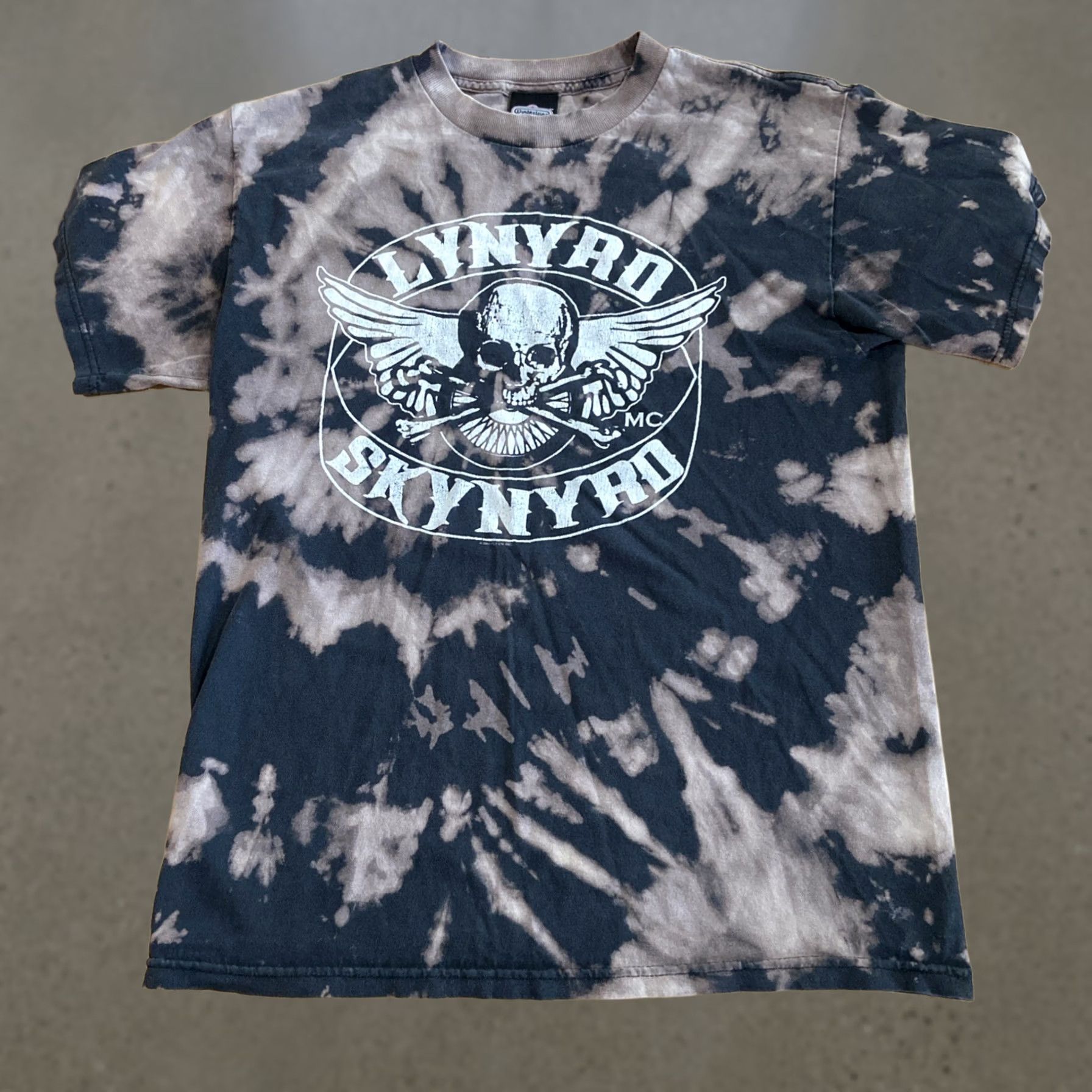 Vince Lynyrd Skynyrd T-Shirt Mens M Black 2006 Graphic Tee Crew Neck Short Sleeve Cotton Alstyle Apparel & Activewear Shirt Vintage No Size US M / EU 48-50 / 2 - 1 Thumbnail