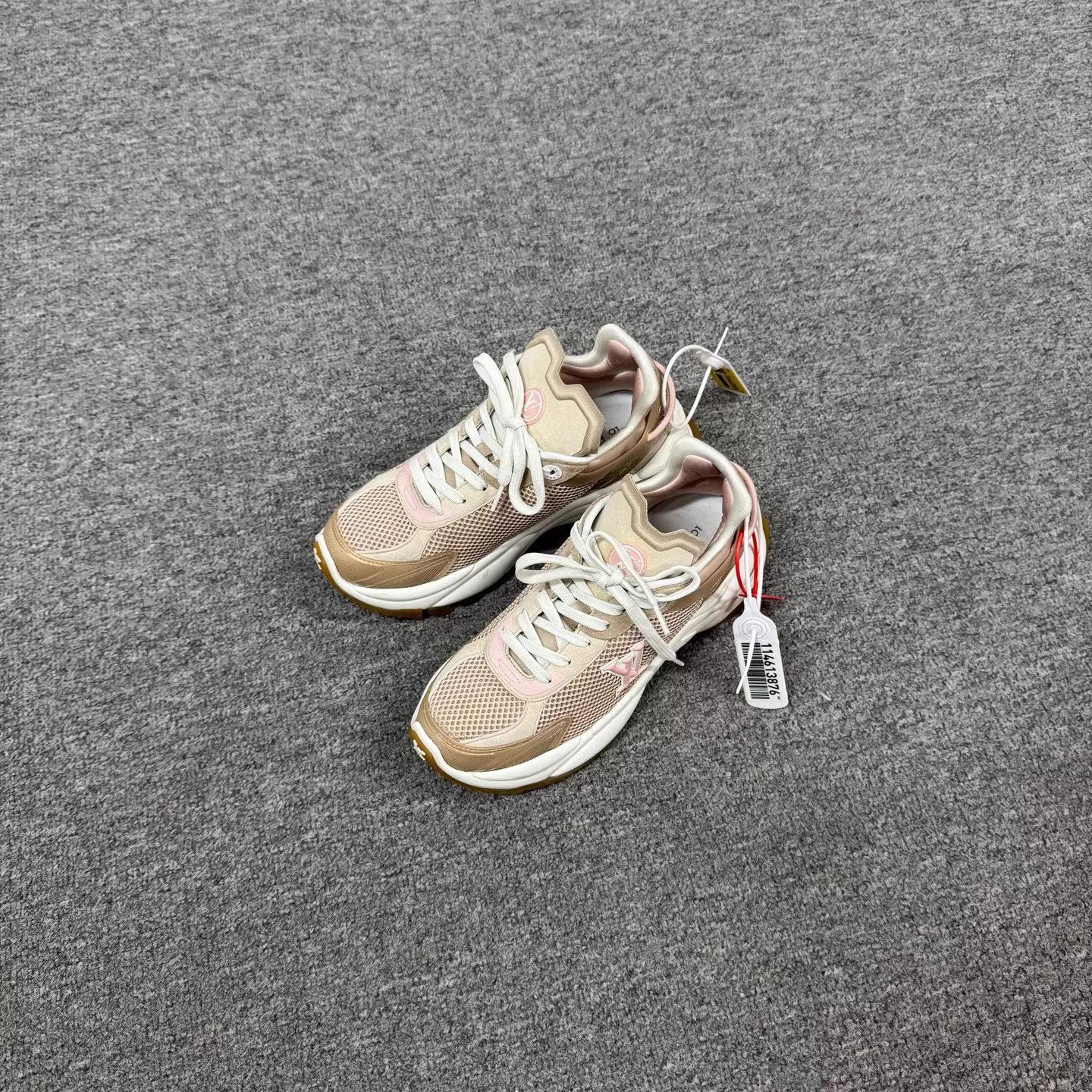 Louis Vuitton LV Run 55 nude pink colorblock dad shoe Size US 5.5 / IT 35.5 - 2 Thumbnail
