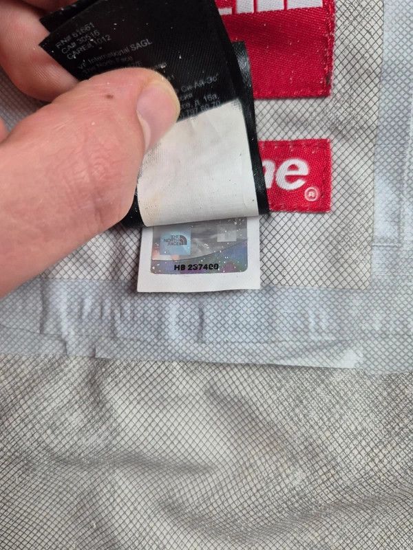 Supreme Supreme The North Face World Map Venture Jacket Size M Size US M / EU 48-50 / 2 - 8 Thumbnail