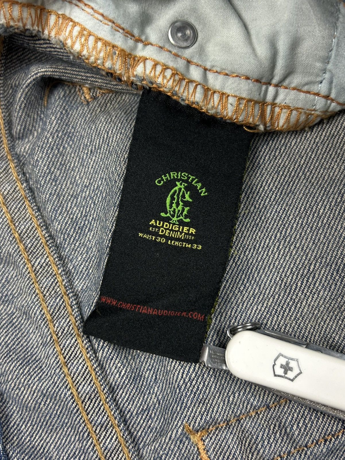 Christian Audigier Christian Audigier Limited Edition Faded Jeans Women’s Y2K Size 30" / US 8 / IT 44 - 18 Thumbnail