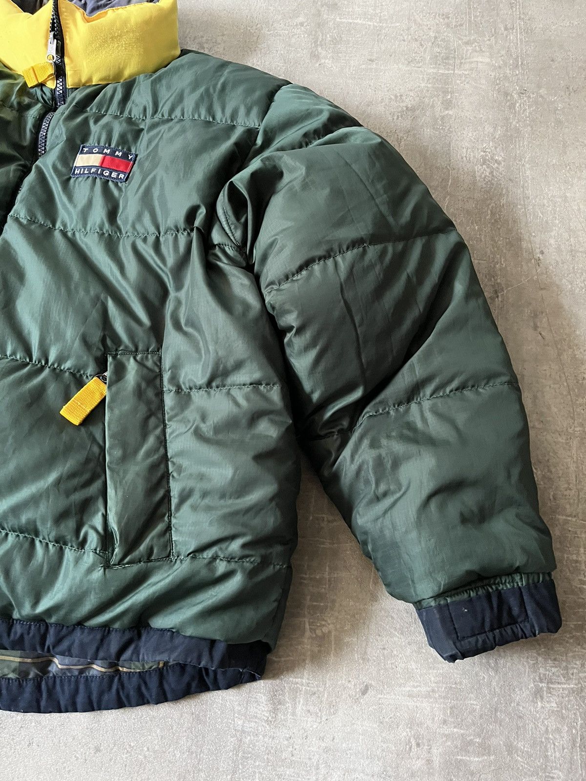 Tommy Hilfiger Vintage Tommy Hilfiger reversible tartan puffer jacket 90s Size US L / EU 52-54 / 3 - 12 Thumbnail