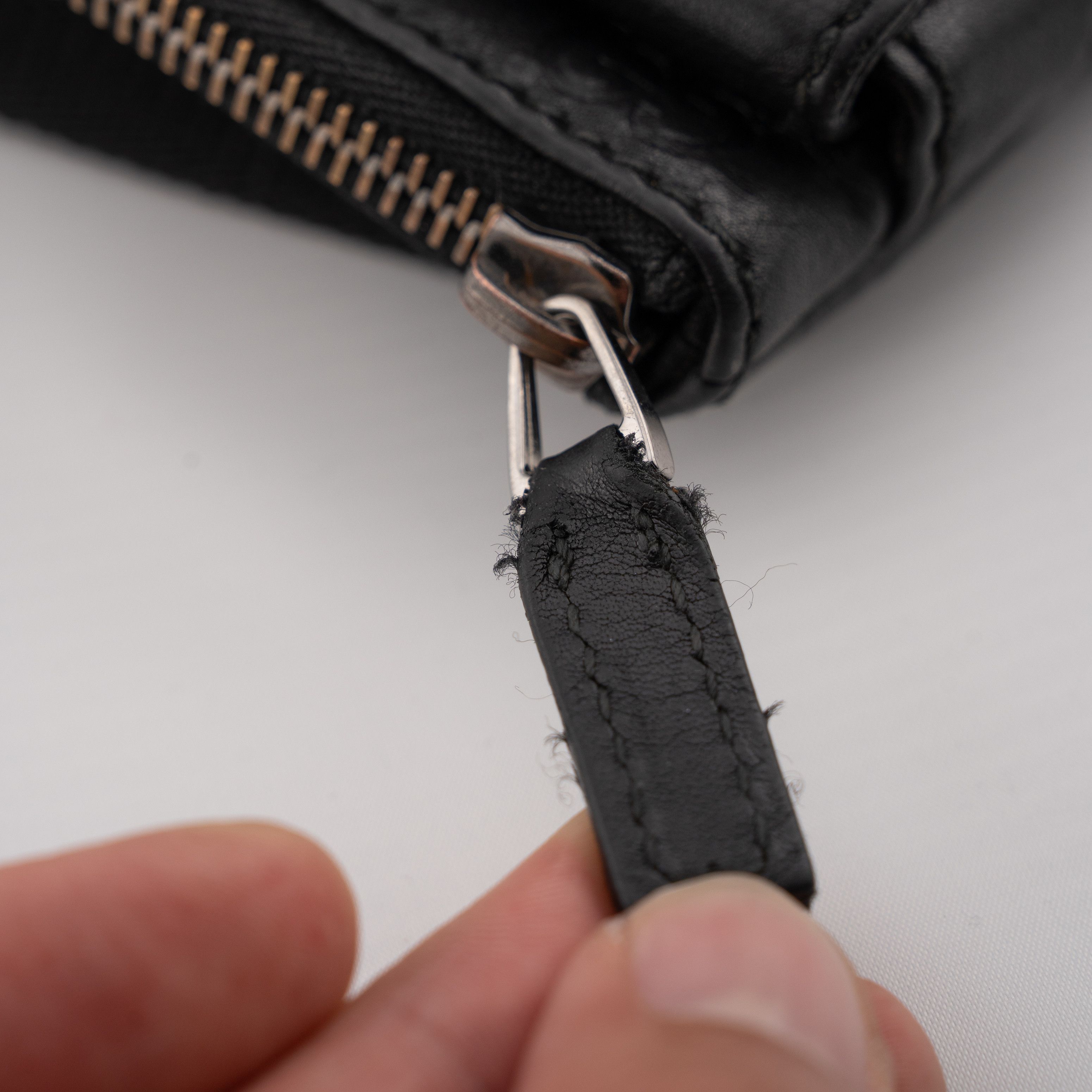 Gucci Gucci B Shoulder Bag in Black GG Embossed Leather Size ONE SIZE - 8 Thumbnail