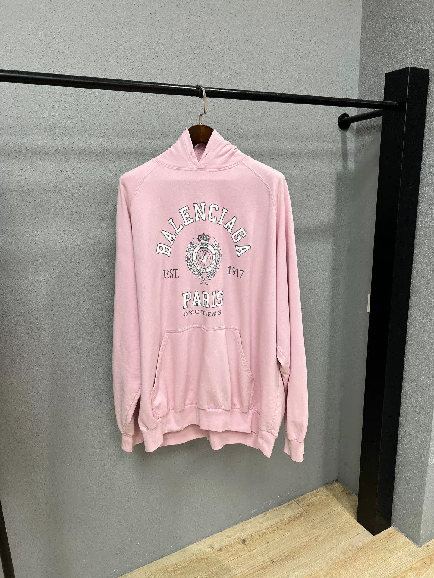 Balenciaga Balenciaga Pink Logo Hoodie Size M / US 6-8 / IT 42-44 - 1 Thumbnail