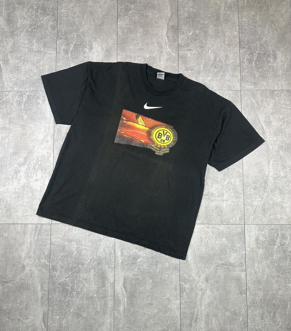 Nike Nike 1997 Borussia Dortmund European Champions T-Shit Size US XXL / EU 58 / 5 - 1 Thumbnail