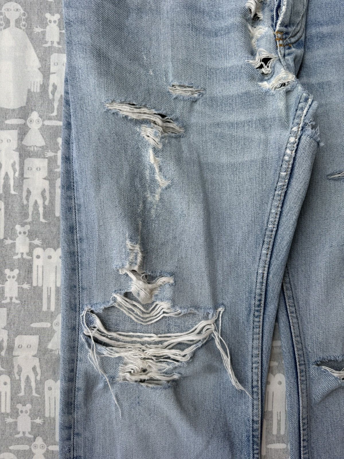 Helmut Lang Helmut Lang 1999 Thrashed Sanded Boot Cut Denim Jeans Size US 32 / EU 48 - 3 Thumbnail