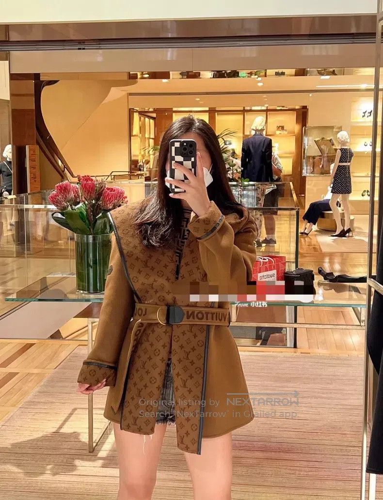Louis Vuitton Louis Vuitton Brown cropped coat Size XS / US 0-2 / IT 36-38 - 8 Thumbnail