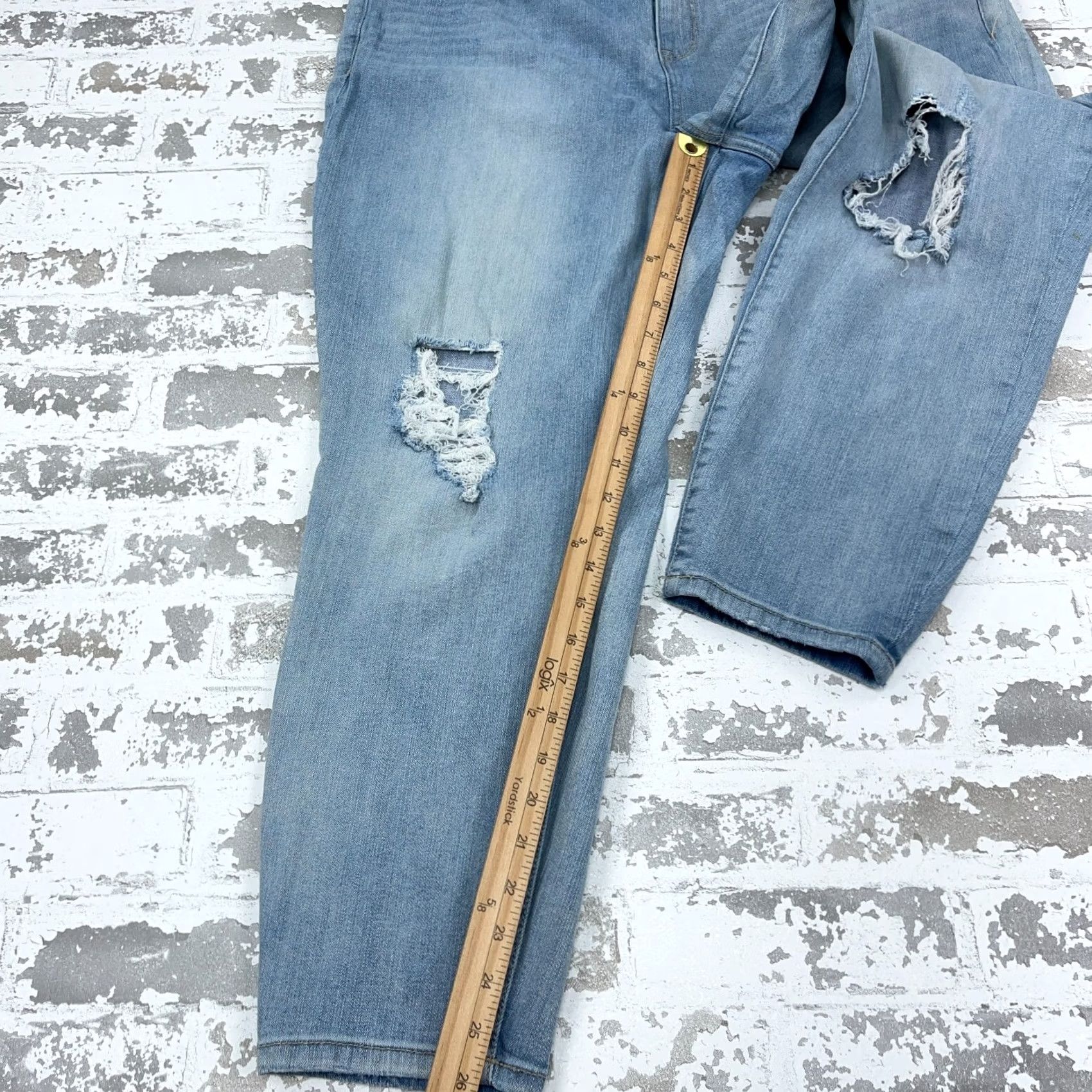Torrid Torrid Jeans Women 20 Regular Skinny Fit Jegging Med Wash Faded Blue 5-Pocket Stretch Jeans Size 42" / US 20 - 7 Thumbnail