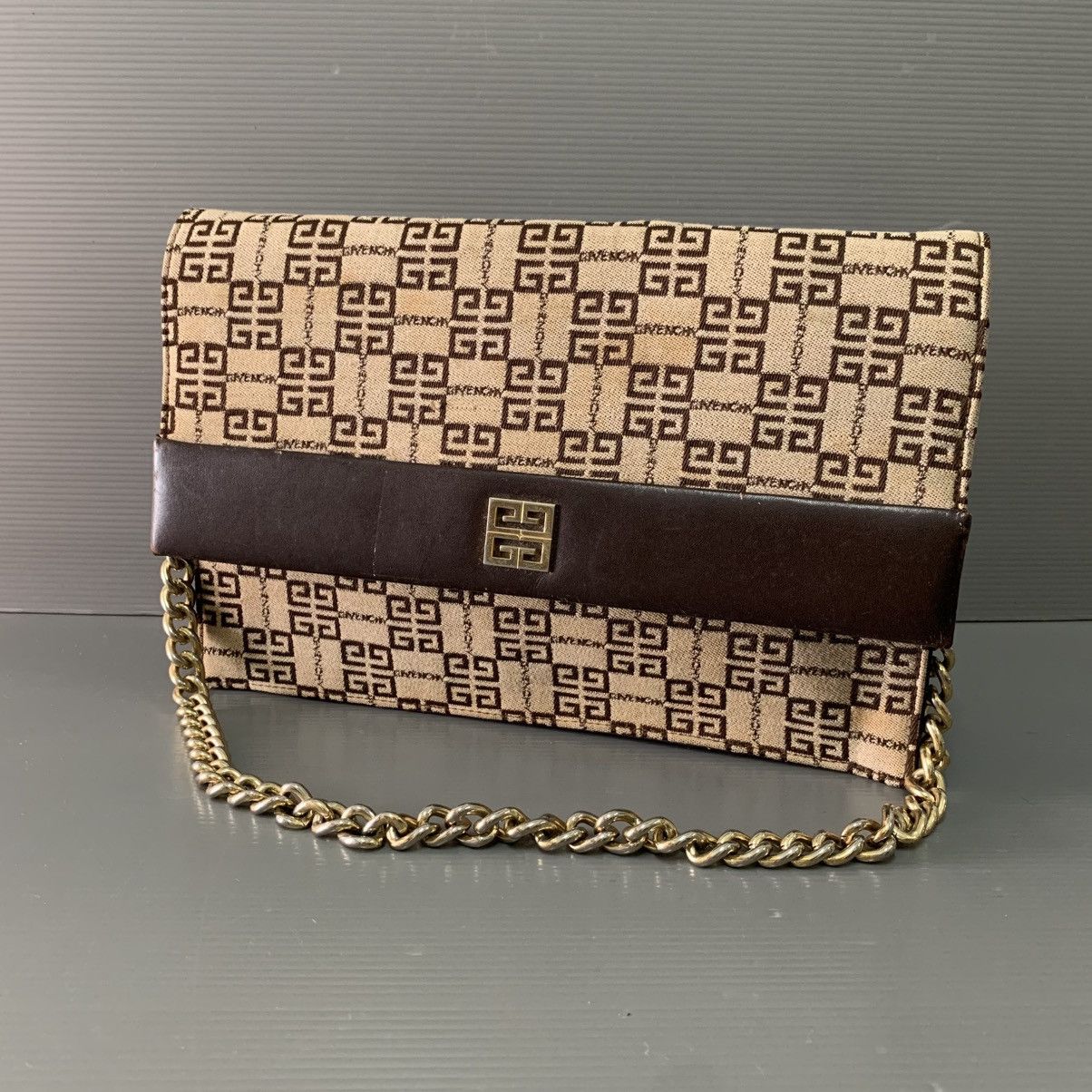 Givenchy Givenchy Vintage Clutch Chain Bag Size ONE SIZE - 1 Thumbnail