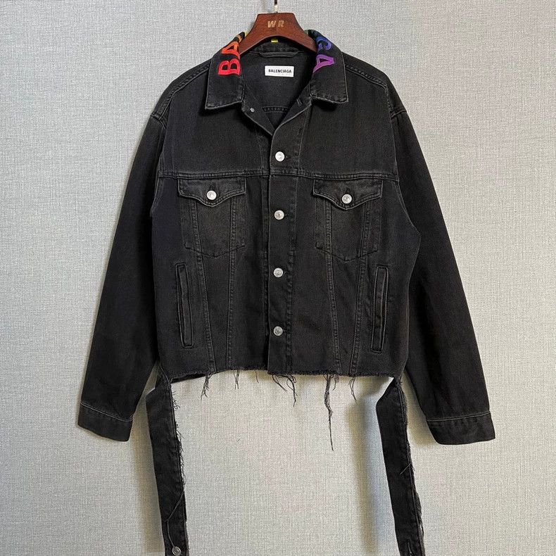 Balenciaga Balenciaga size 34 White back logo denim jacket Size XS / US 0-2 / IT 36-38 - 1 Thumbnail