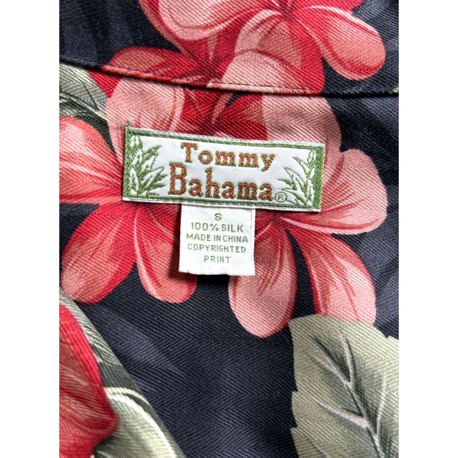 Tommy Bahama VINTAGE Tommy Bahama Women Silk Button-Up Shirt Small Black Floral 90s Hawaiian Tropical NWOT Size S / US 4 / IT 40 - 4 Thumbnail