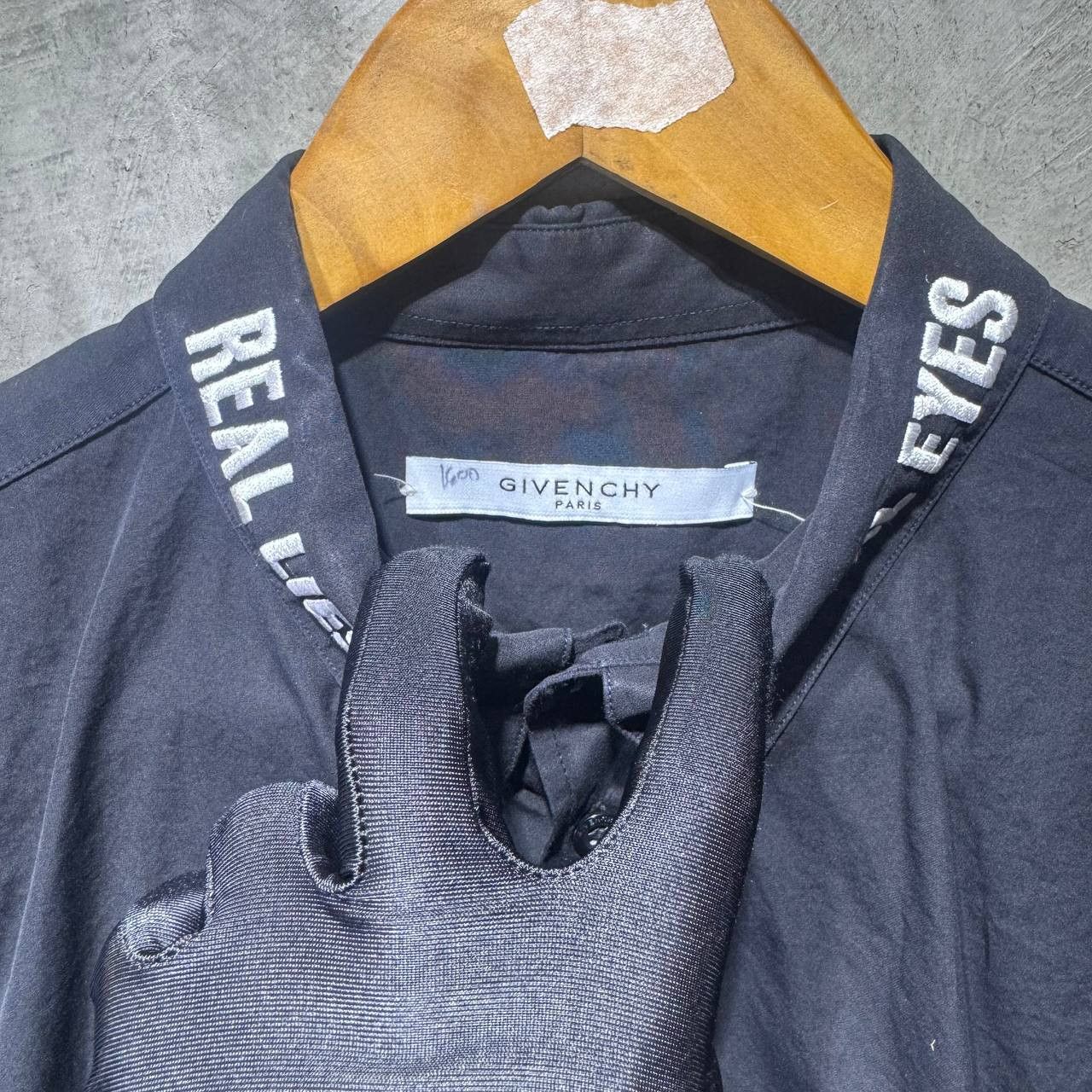 Givenchy Givenchy “Real Lies Real Eyes Realize” embroidered L/S Size US M / EU 48-50 / 2 - 5 Thumbnail