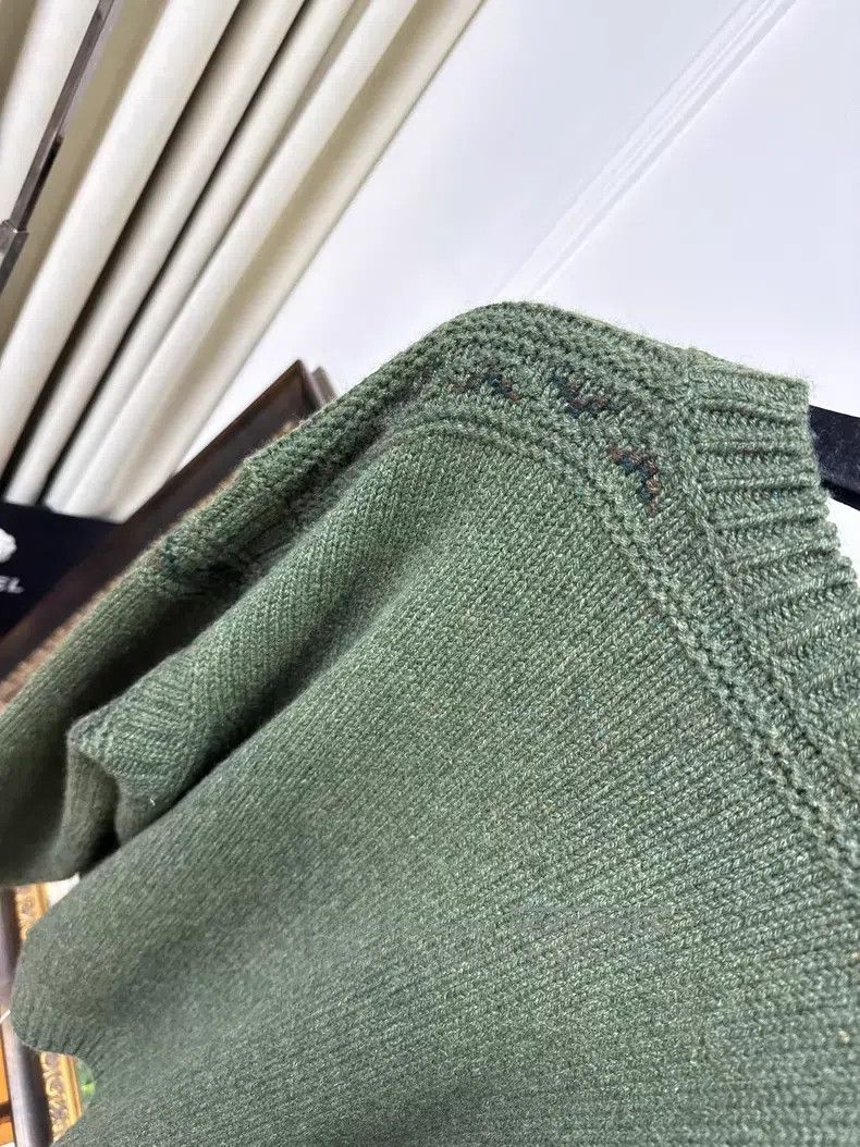 Loro Piana Loro Piana Carezza olive green round neck cashmere sweater Size L / US 10 / IT 46 - 3 Thumbnail