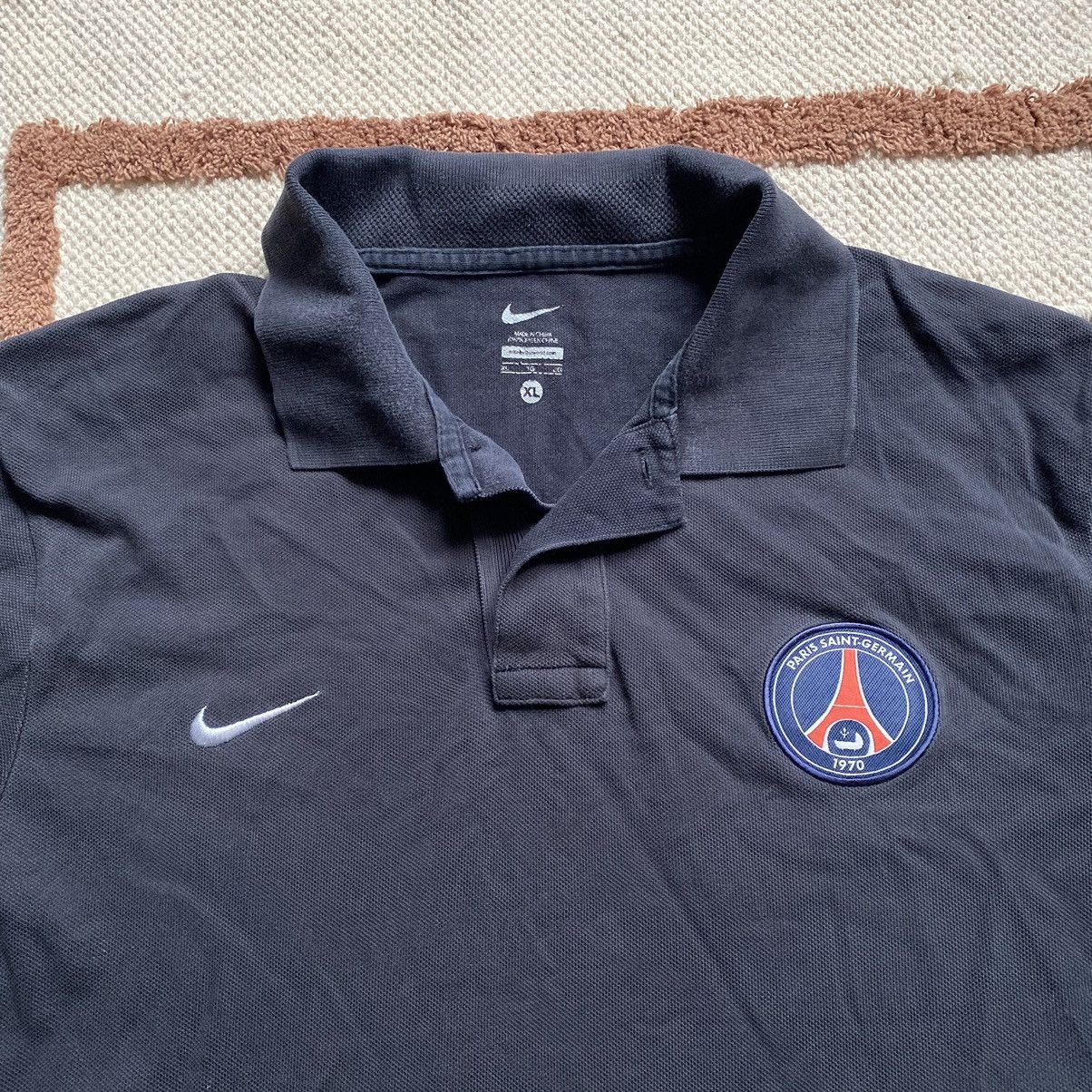 Nike NIKE Y2K DRILL PSG FC FADED POLO T SHIRT Size US XL / EU 56 / 4 - 2 Thumbnail