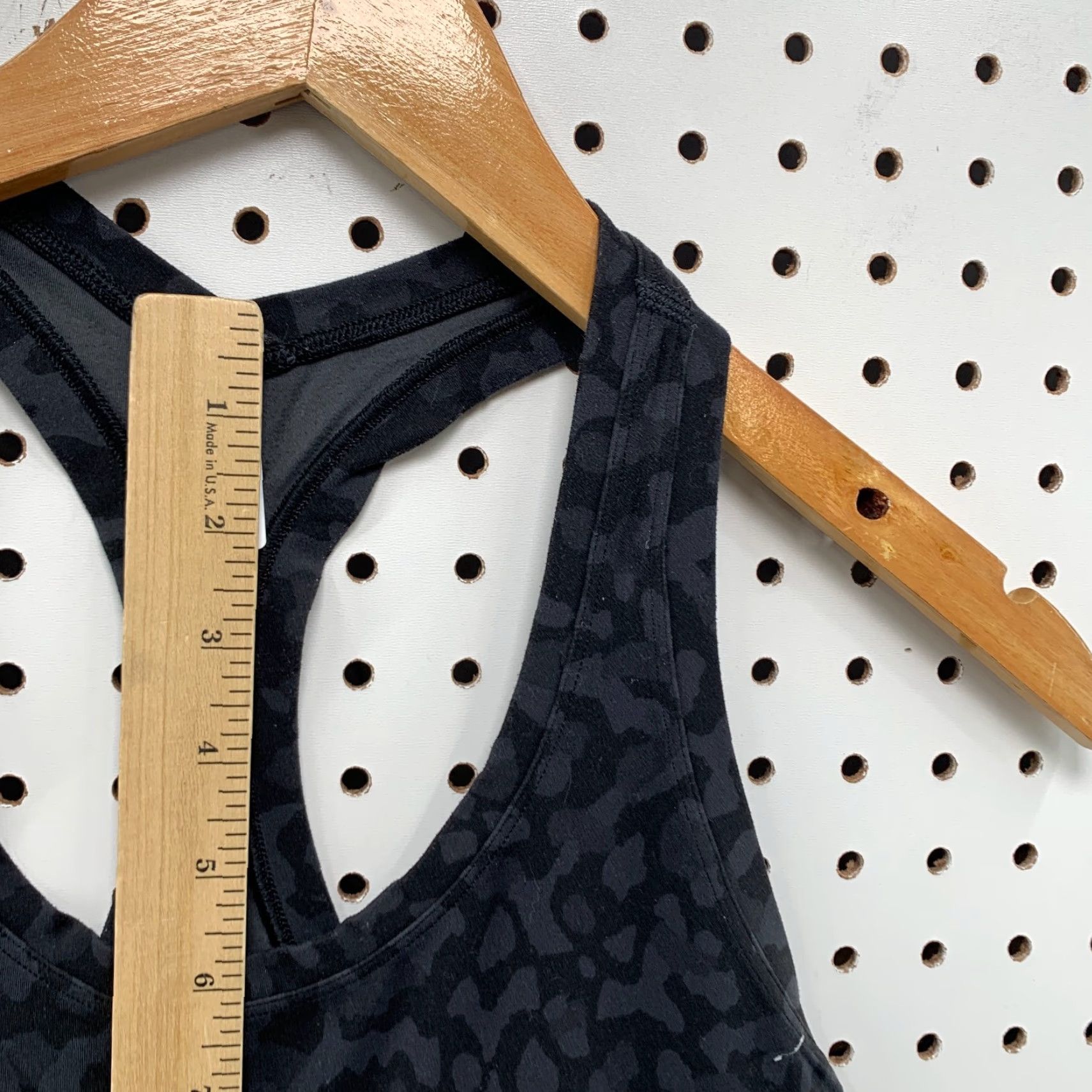 Lululemon Lululemon Active Tank Top Womens Small Black Leopard Racerback FITS 13X24 13X24 Size S / US 4 / IT 40 - 7 Thumbnail