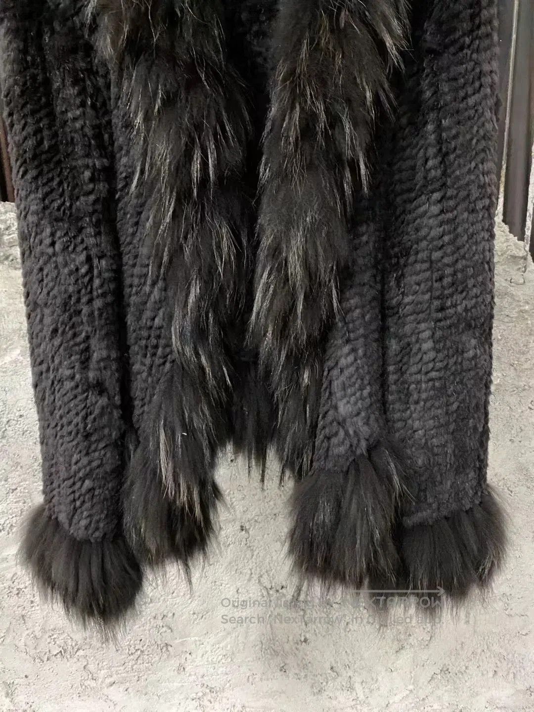MAX&Co. MAX&Co Black Fur Trim Coat. Size M / US 6-8 / IT 42-44 - 4 Thumbnail