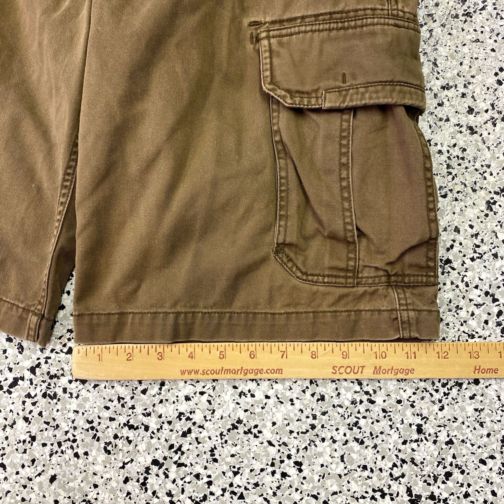 Old Navy VINTAGE Old Navy Cargo Shorts Mens 29 Brown Cotton 11" Inseam Outdoor Hiking Y2K Beach Utility Size US 29 - 2 Thumbnail