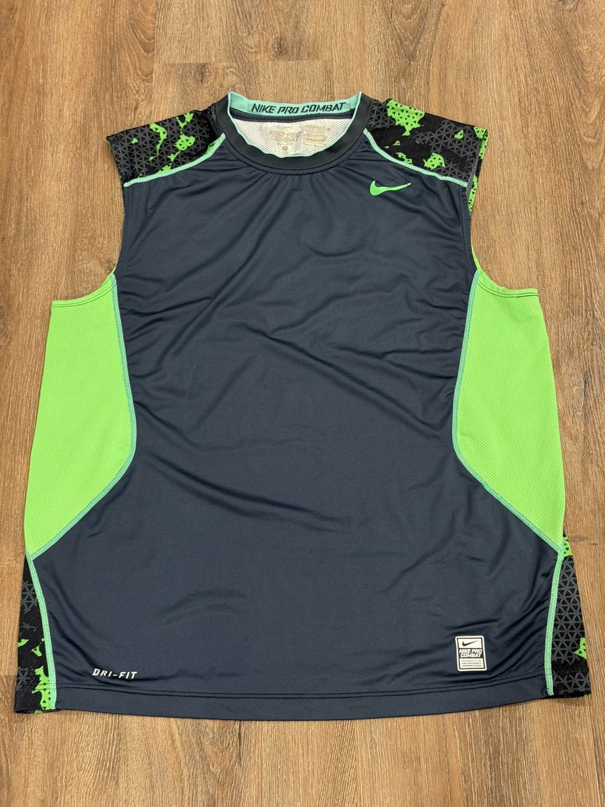 Nike Nike Pro Combat Dri-Fit Compression Shirt Size US L / EU 52-54 / 3 - 5 Thumbnail