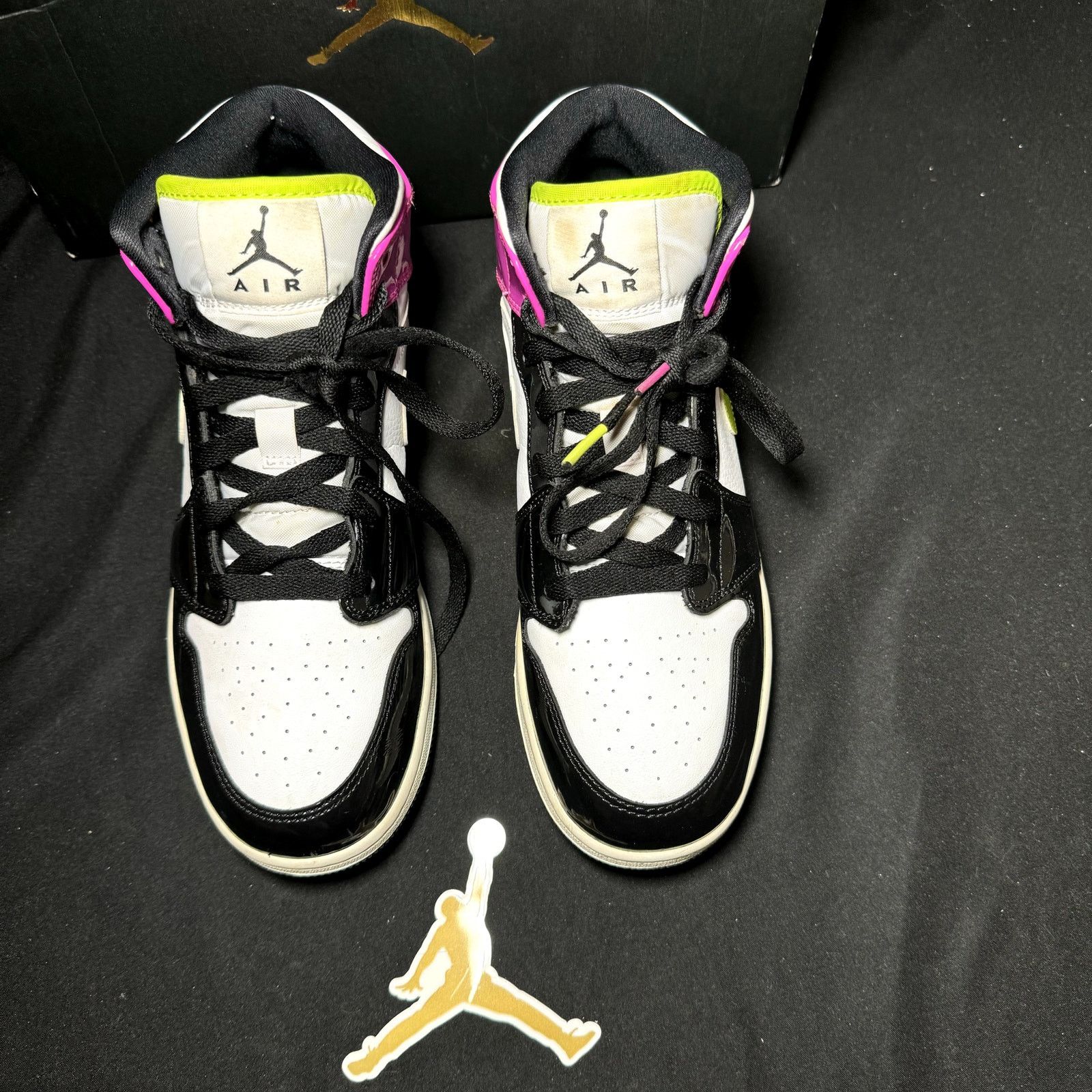 Jordan Brand × Nike Size 7 - Nike Air Jordan 1 Mid SE GS Cyber Active Fuchsia Size US 7 / EU 40 - 4 Thumbnail