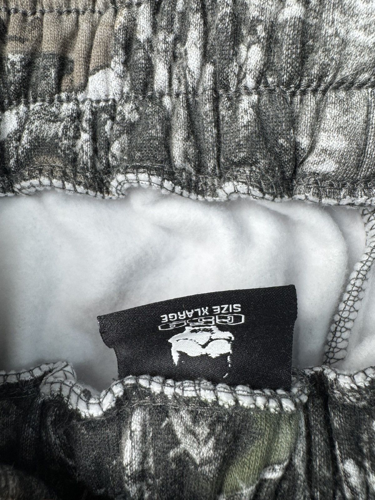 G59 Records Tree camo shorts Size US 36 / EU 52 - 3 Thumbnail