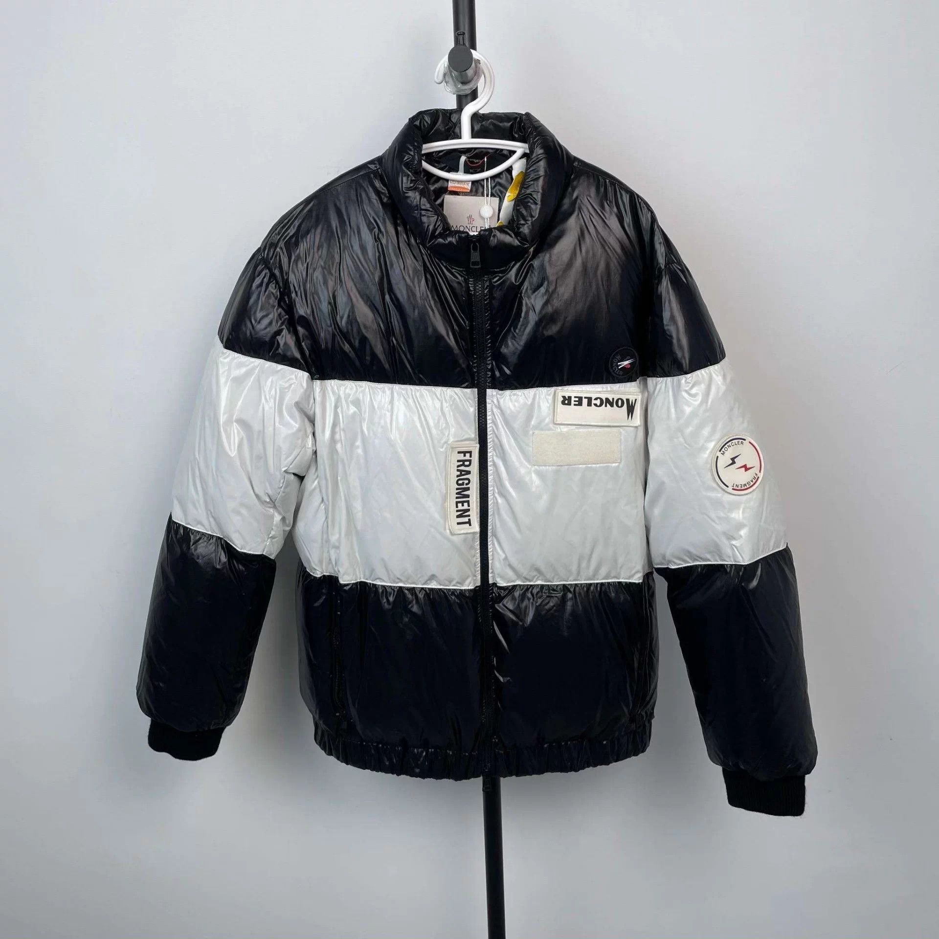 Moncler Moncler black and white sport down jacket size 4 Size US XL / EU 56 / 4 - 1 Thumbnail