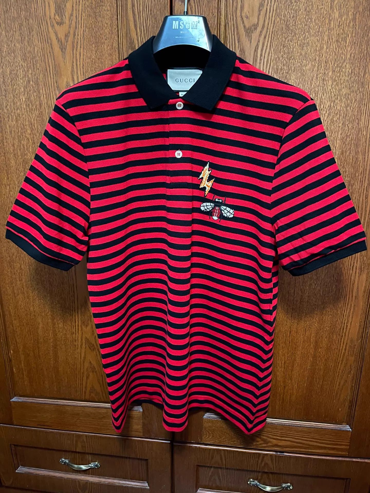 Gucci Gucci Red Black Stripe Fitted Polo L (Italy) Size US L / EU 52-54 / 3 - 1 Thumbnail
