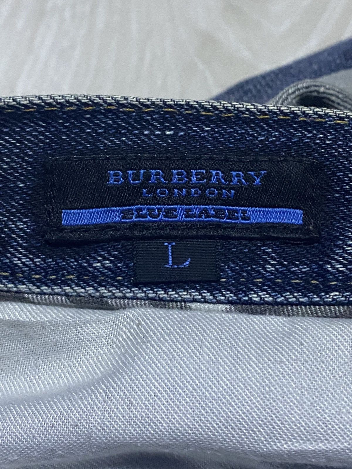 Burberry Vintage Burberry Blue Label Faded Wash Jeans Size US 32 / EU 48 - 11 Thumbnail