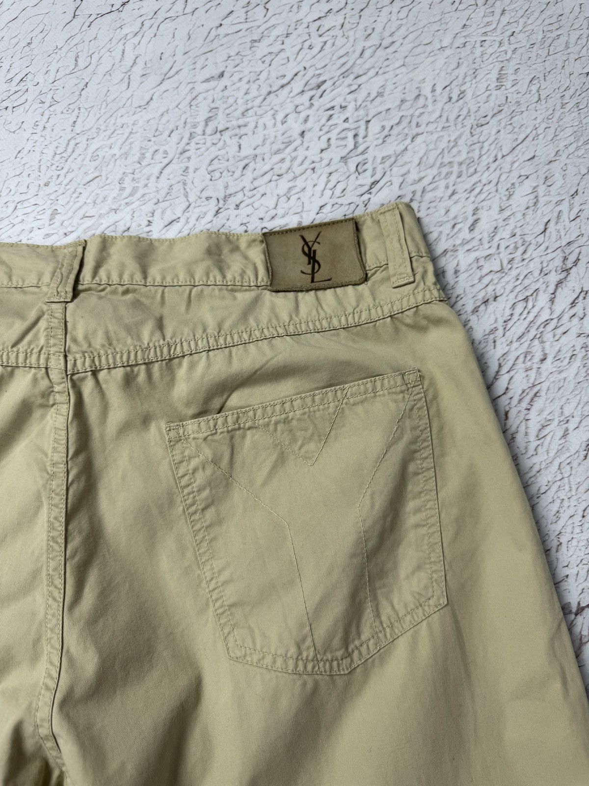 Yves Saint Laurent Yves Saint Laurent vintage beige pocket logo chino pants Size US 36 / EU 52 - 20 Thumbnail