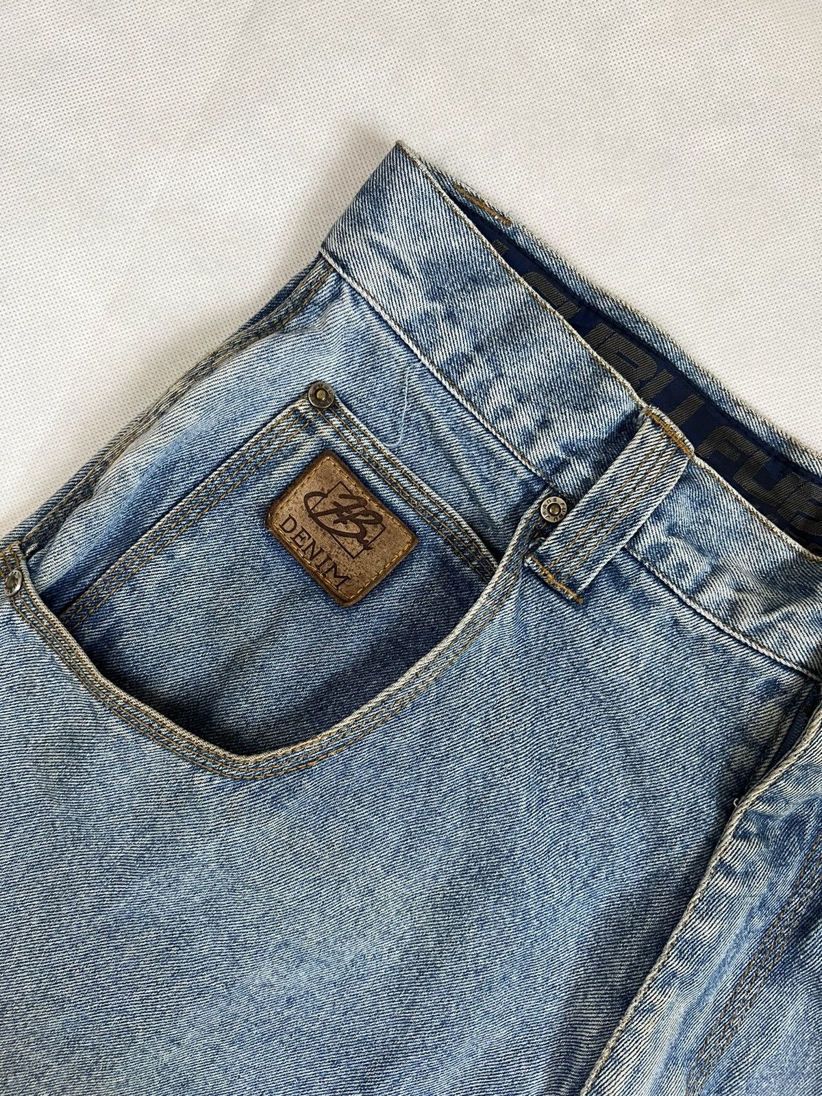 Ecko Unltd. Vintage Y2K Fubu Denim Leather Patch Baggy Jorts Size US 34 / EU 50 - 7 Thumbnail