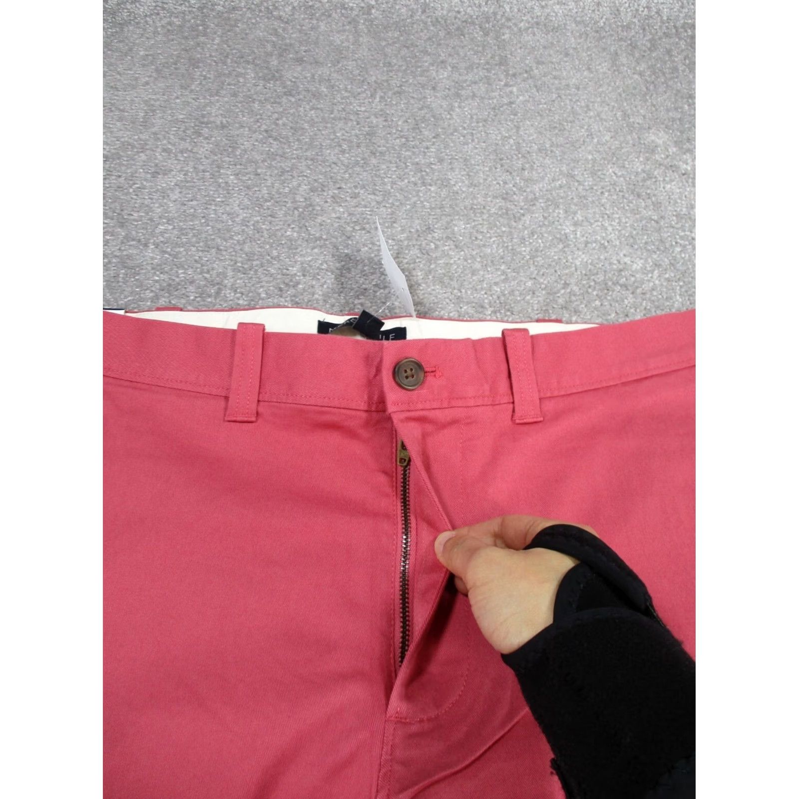 J.Crew J. Crew Mercantile Flex Shorts Mens 33 Red Chino 9" NEW Shirt Shorts Mens 33 Red Chinos 9" NEW Size US 33 - 2 Thumbnail