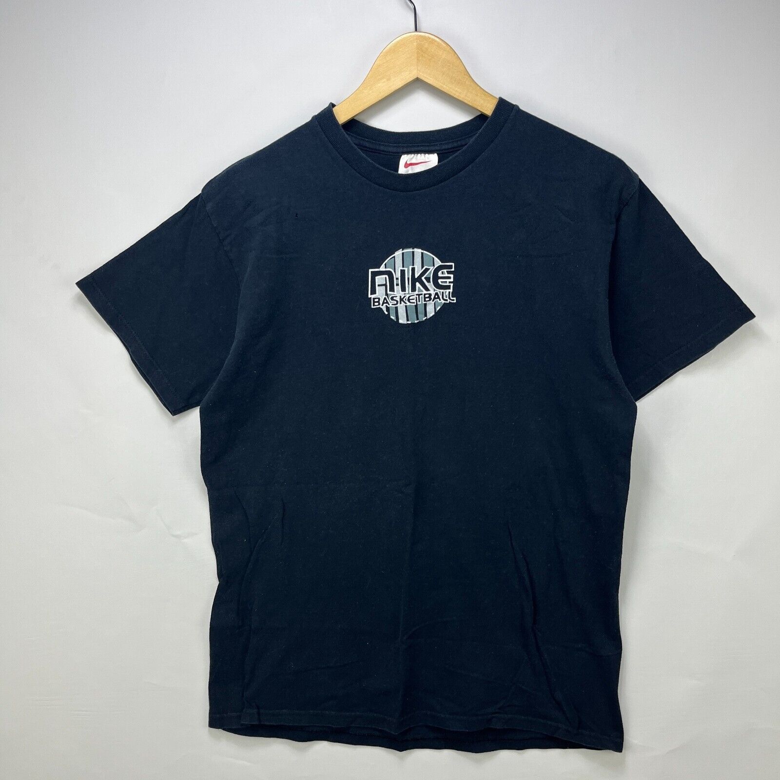 Nike × Vintage Vintage 90s Nike Basketball Made in USA Faded T-Shirt Small Size US S / EU 44-46 / 1 - 4 Thumbnail