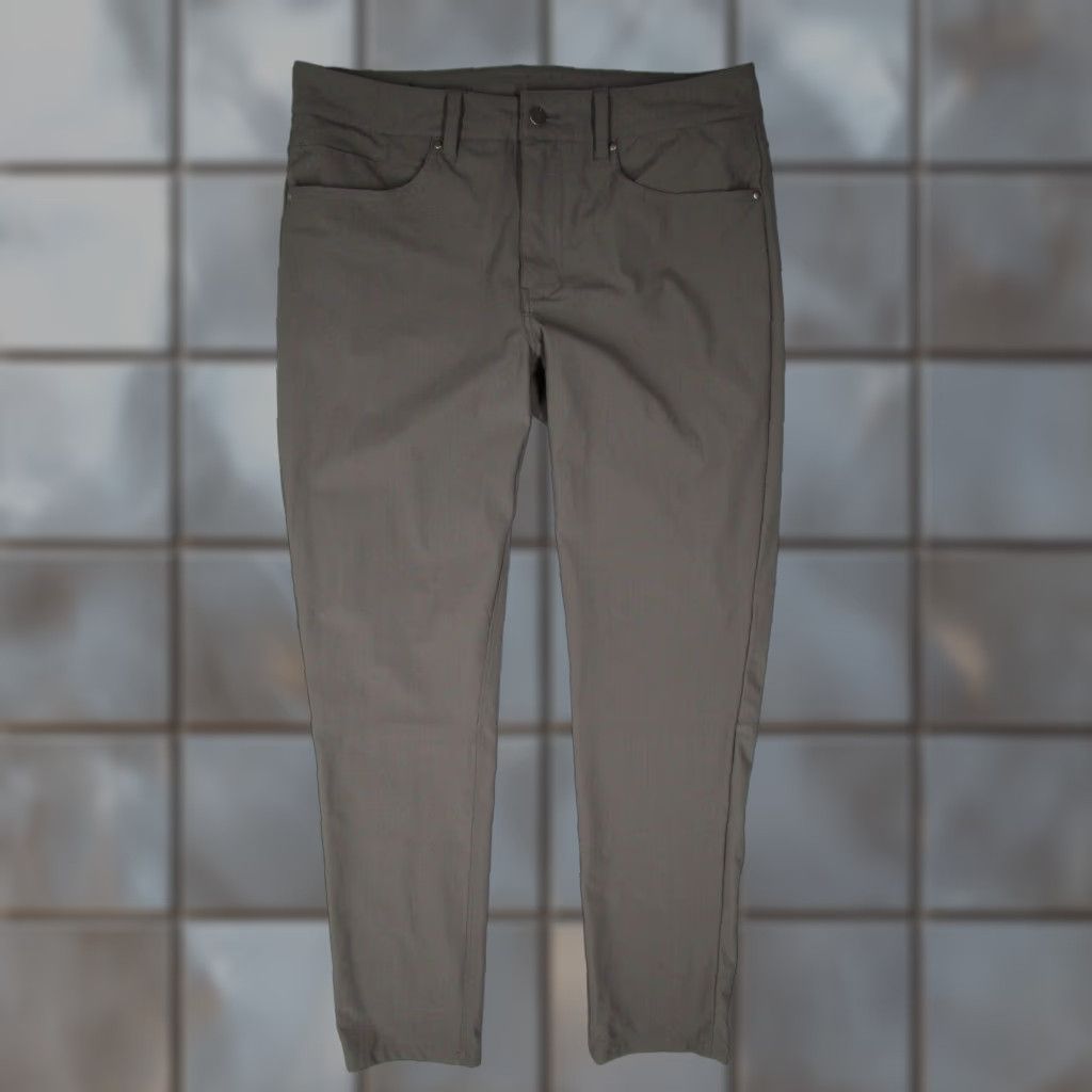 Cuts Cuts Mens Green Slim Fit Tapered 5-Pocket Pants 32x32 Casual Work Travel Buttonless? (Note: original lacks). Size US 32 / EU 48 - 1 Thumbnail