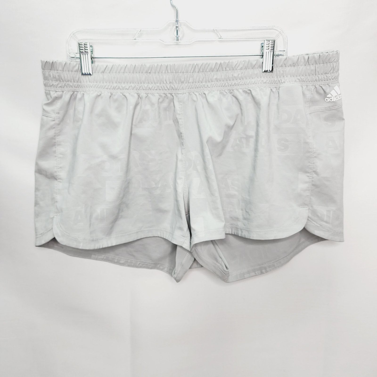 Adidas Adidas Pacer Deboss Women's Light Gray running shorts Size 38" / US 16 / IT 52 - 1 Thumbnail