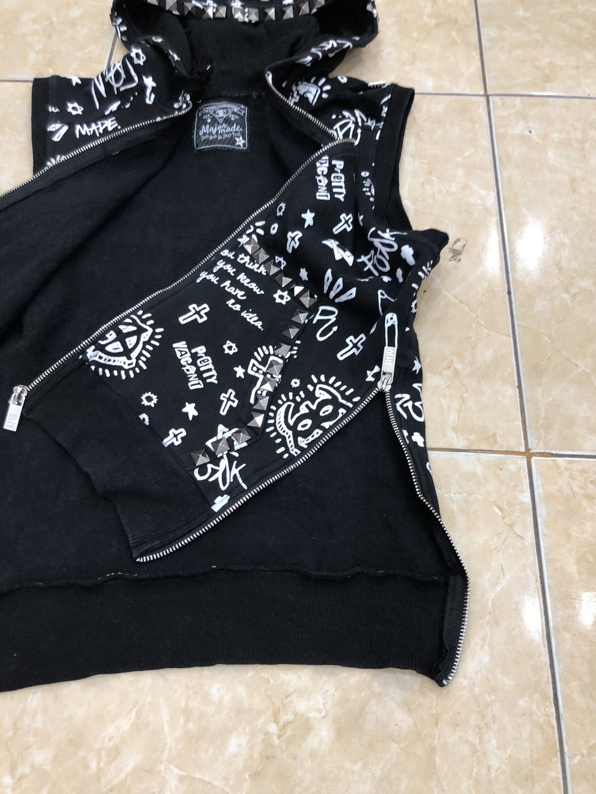 20471120 × Beauty Beast × Japanese Brand Major Made Studded Sleeveless Hooded Size US M / EU 48-50 / 2 - 9 Thumbnail