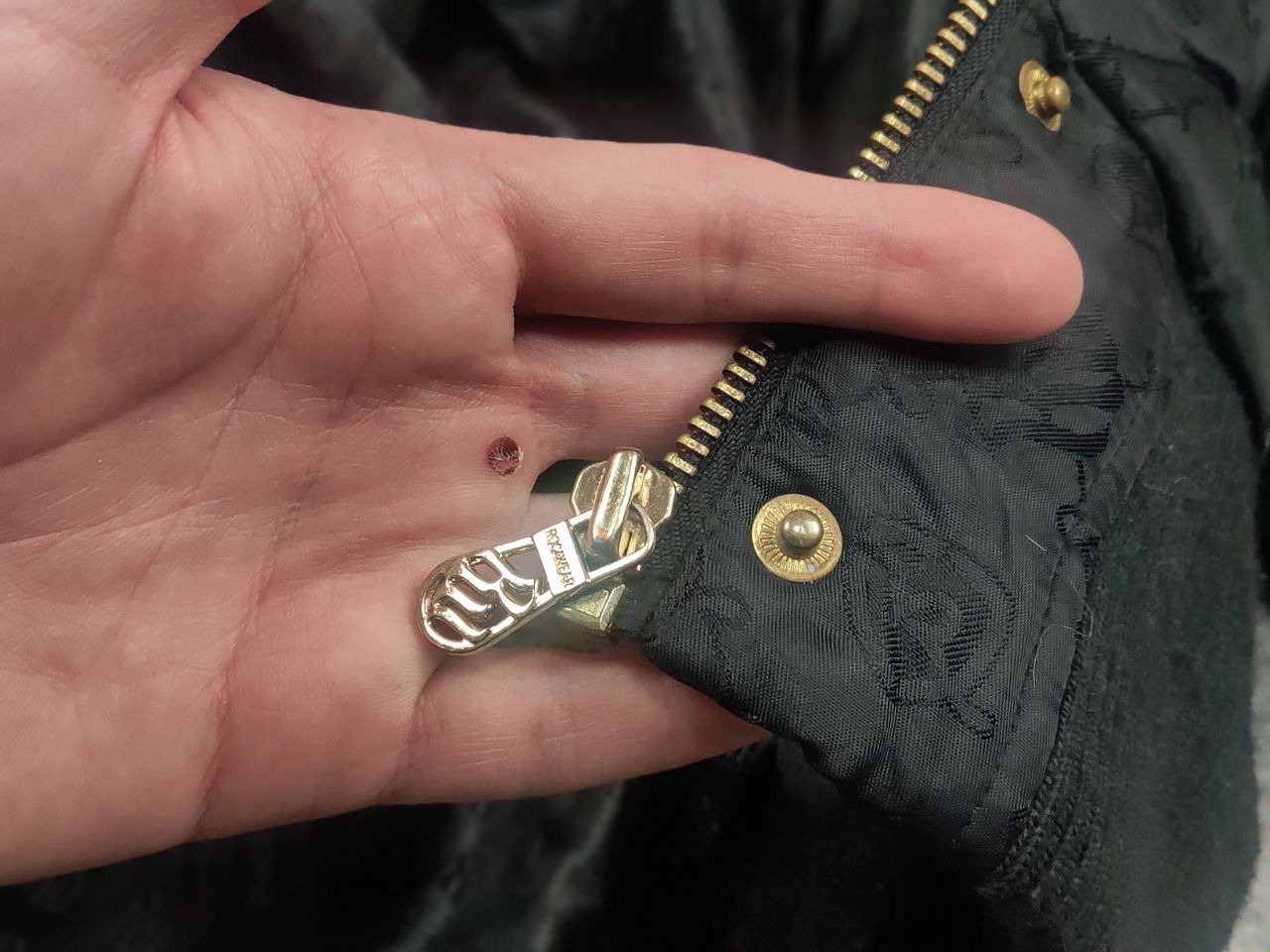 Rocawear Vintage y2k Rocawear Black Japan Fur Cropped Jacket LGB Size US S / EU 44-46 / 1 - 15 Thumbnail