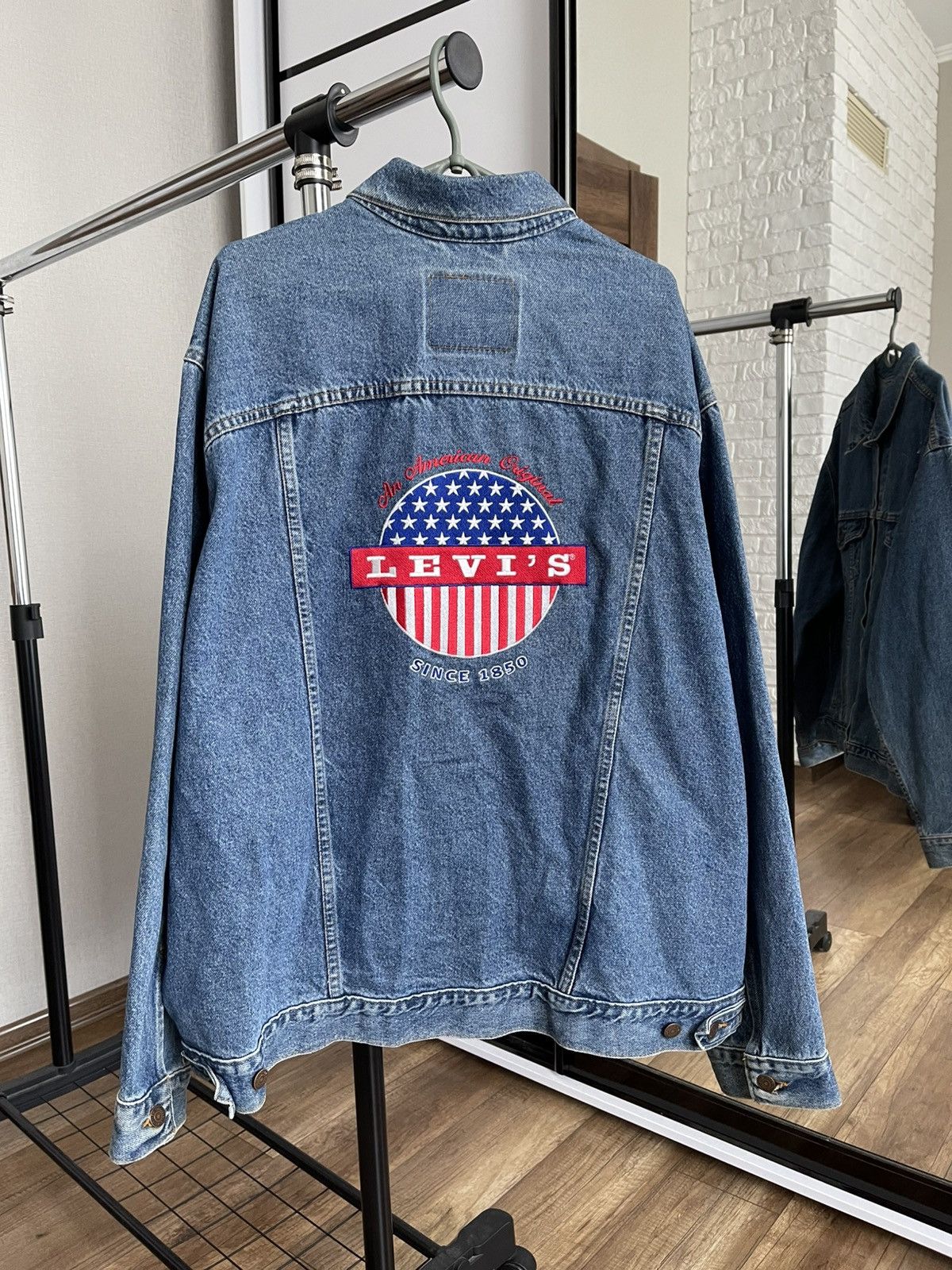 Levi's Vintage Clothing Levis Vintage Denim Jacket Big Logo Embroidered 80s Size US XL / EU 56 / 4 - 3 Thumbnail