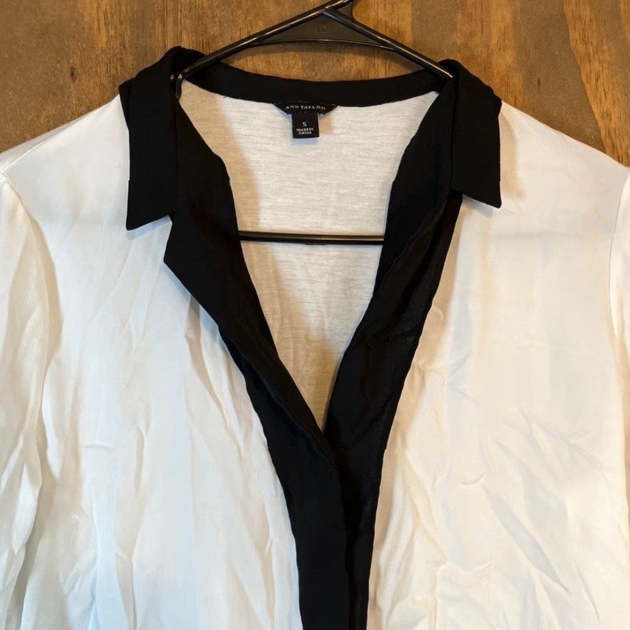 Ann Taylor Ann Taylor Womens Blouse Button-Down White Black Collar Long Sleeve Sheer Small Regular Size S / US 4 / IT 40 - 2 Thumbnail