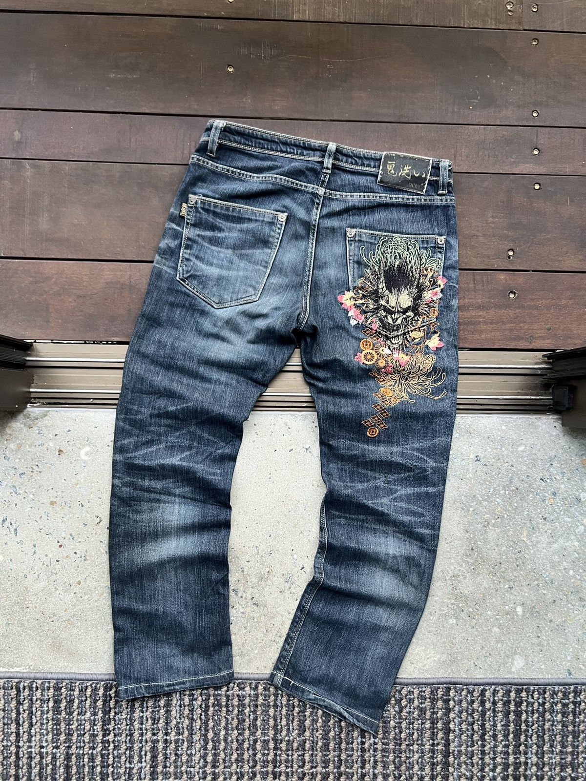 Japanese Brand ONIARAI VINTAGE EMBROIDED DEMON JEANS JAPAN Size US 31 - 1 Thumbnail